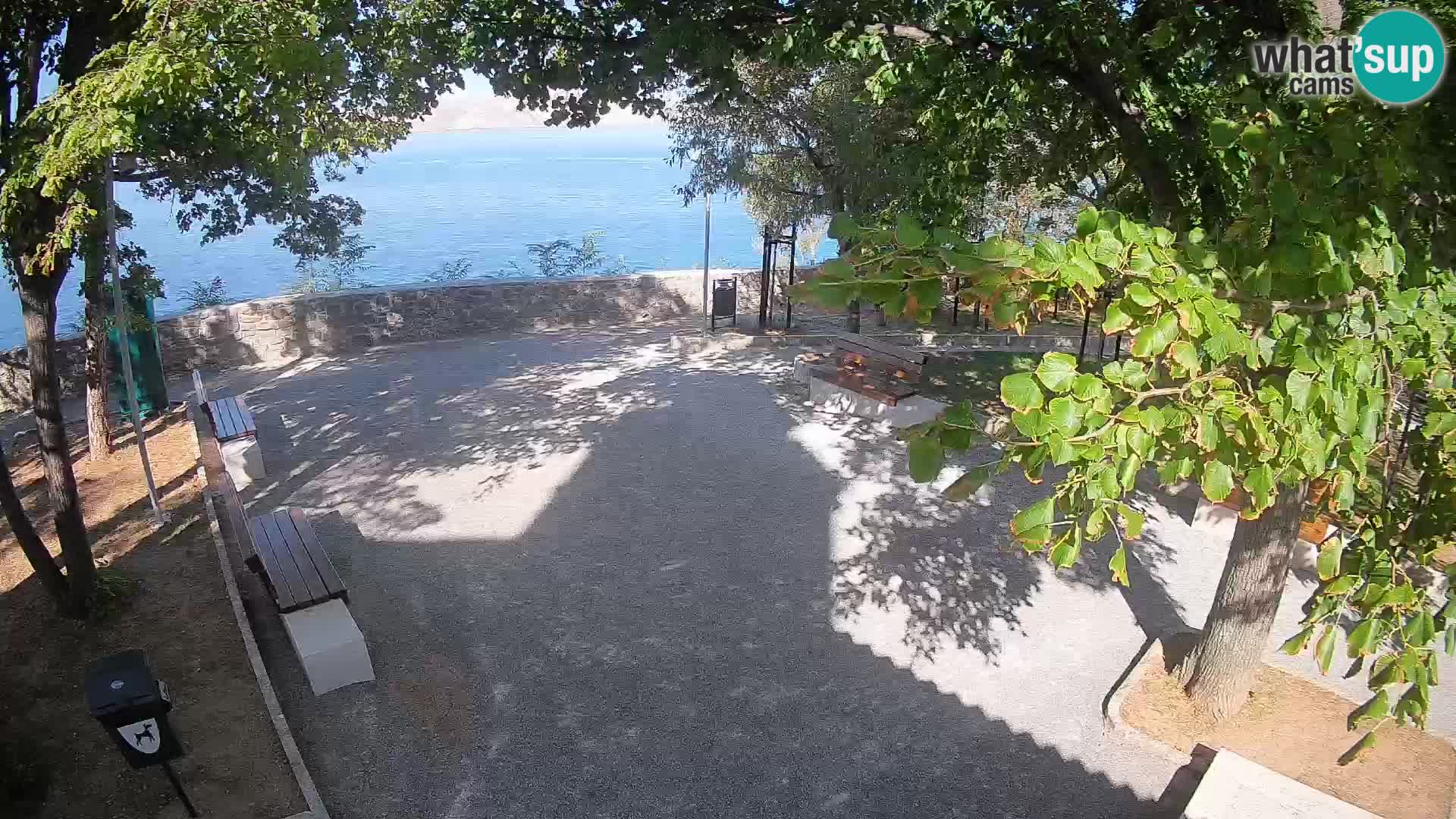 Spletna kamera Senj v živo – Park pisateljev in Velebitski kanal