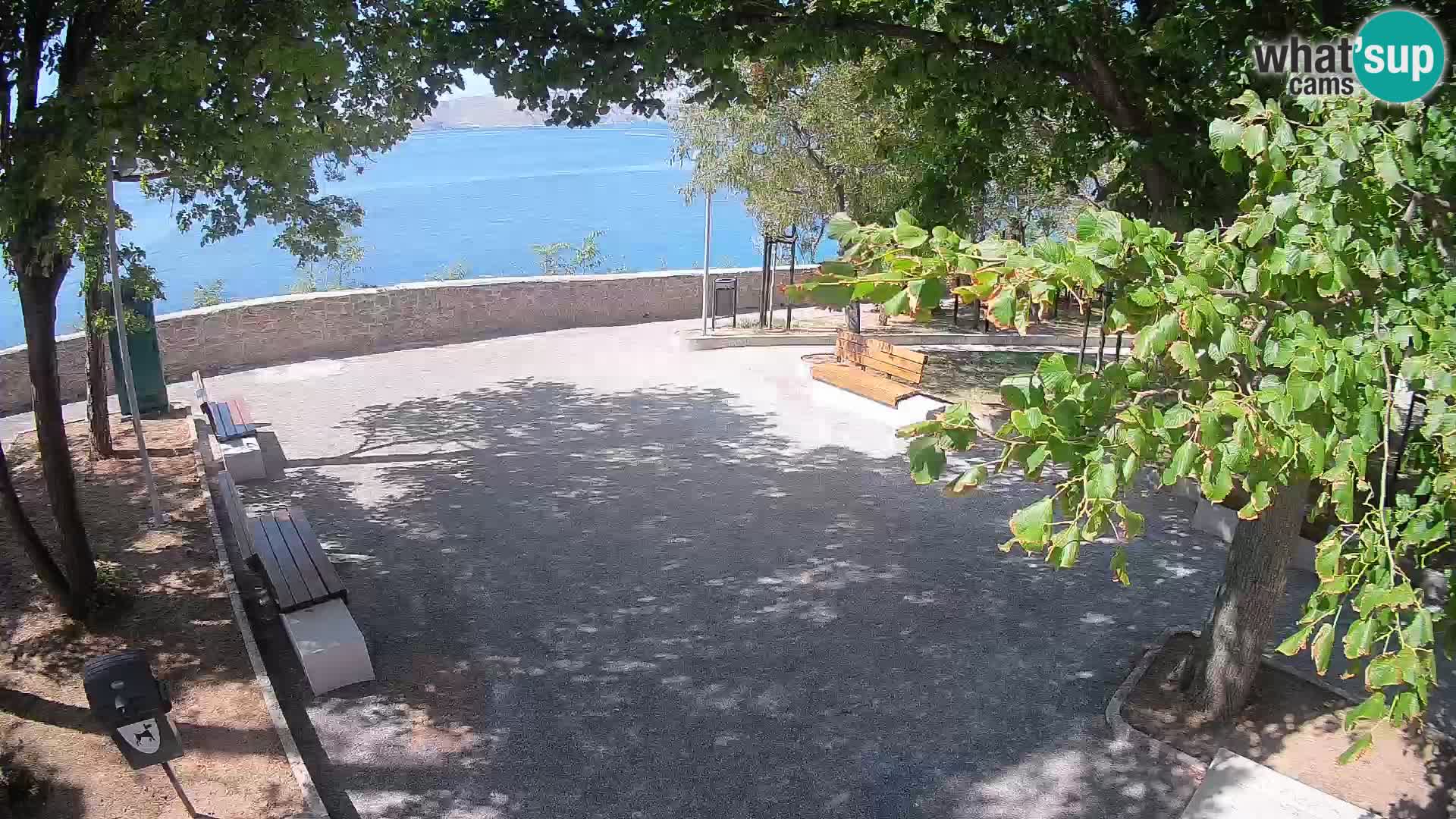 Webcam Senj en direct – Parc des Écrivains et canal du Velebit
