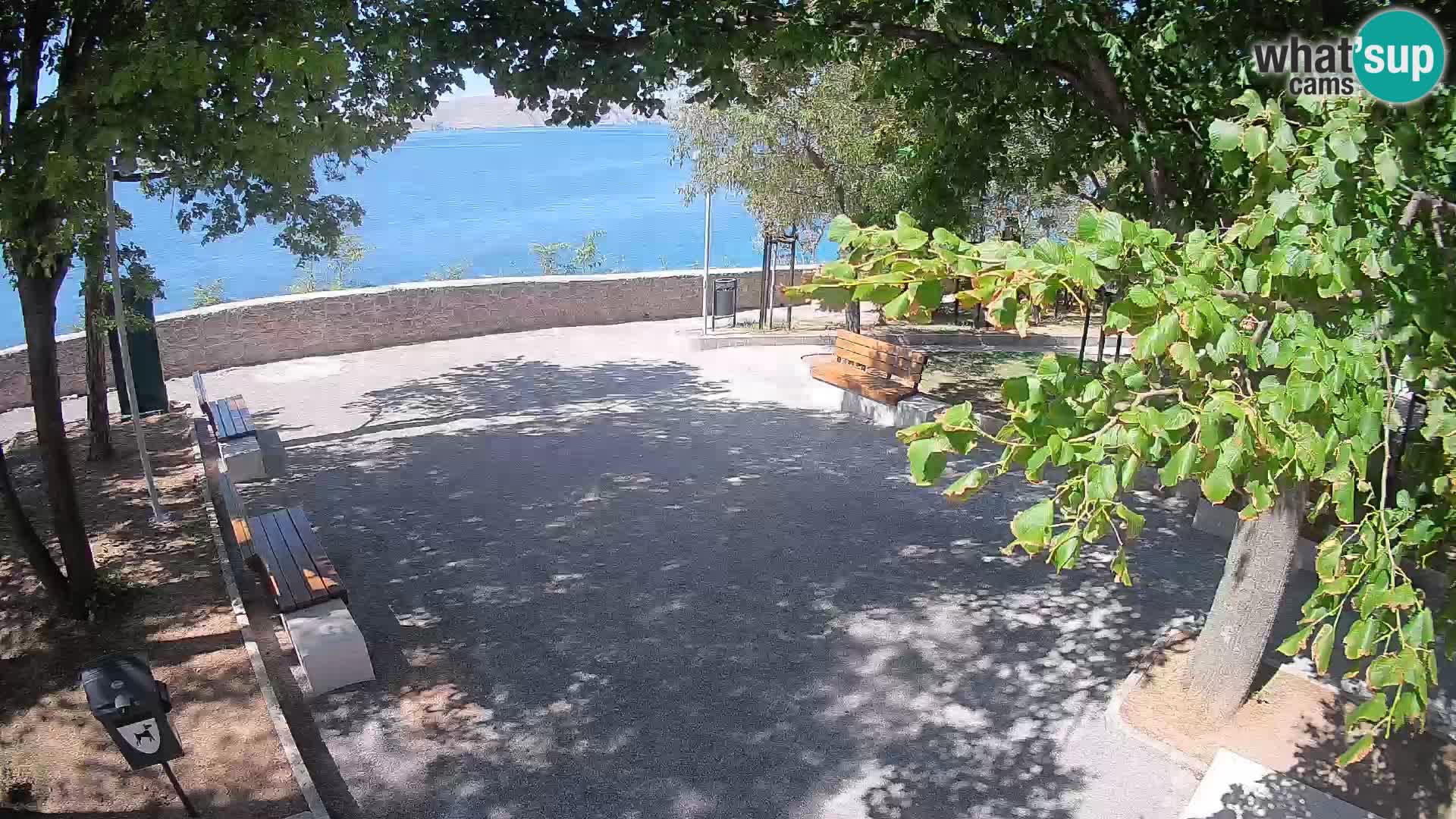 Spletna kamera Senj v živo – Park pisateljev in Velebitski kanal