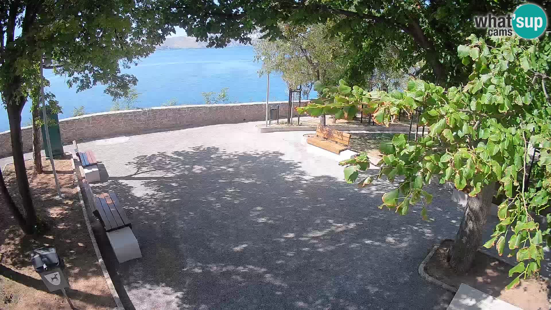 Webcam Senj en direct – Parc des Écrivains et canal du Velebit