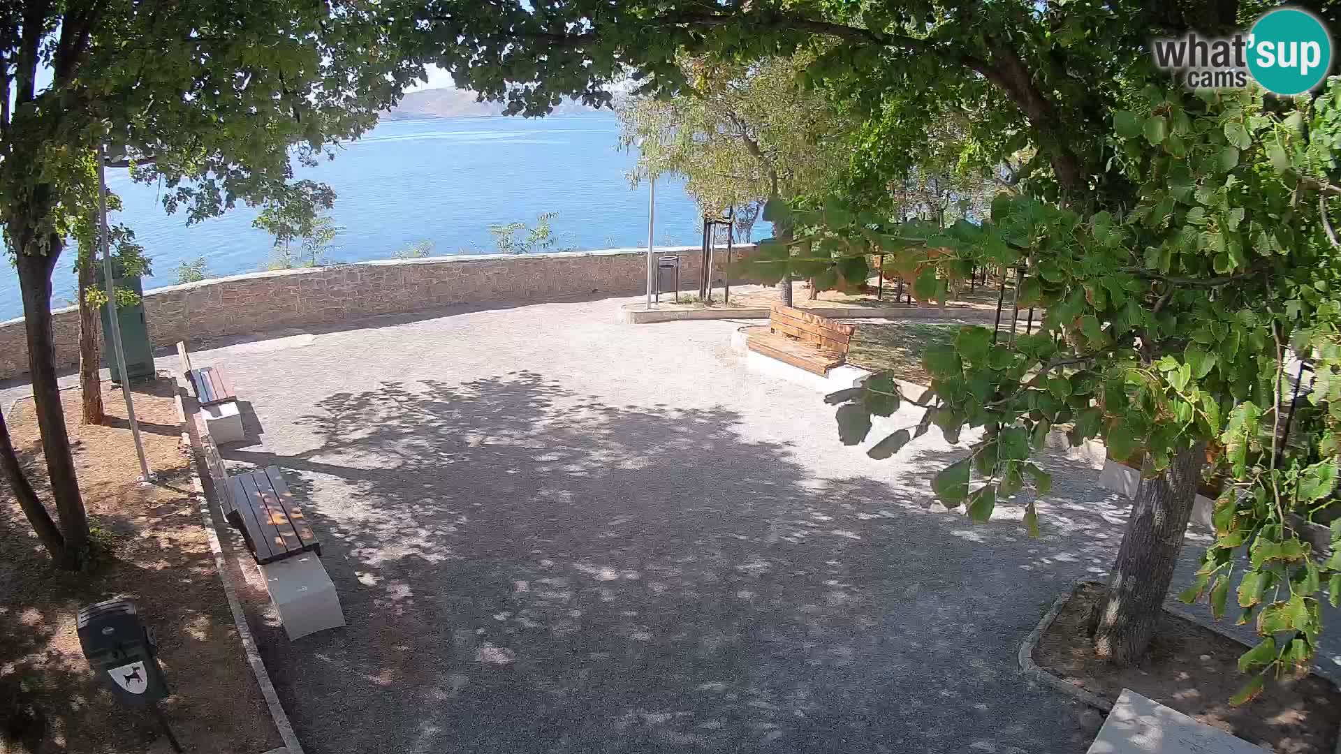 Spletna kamera Senj v živo – Park pisateljev in Velebitski kanal