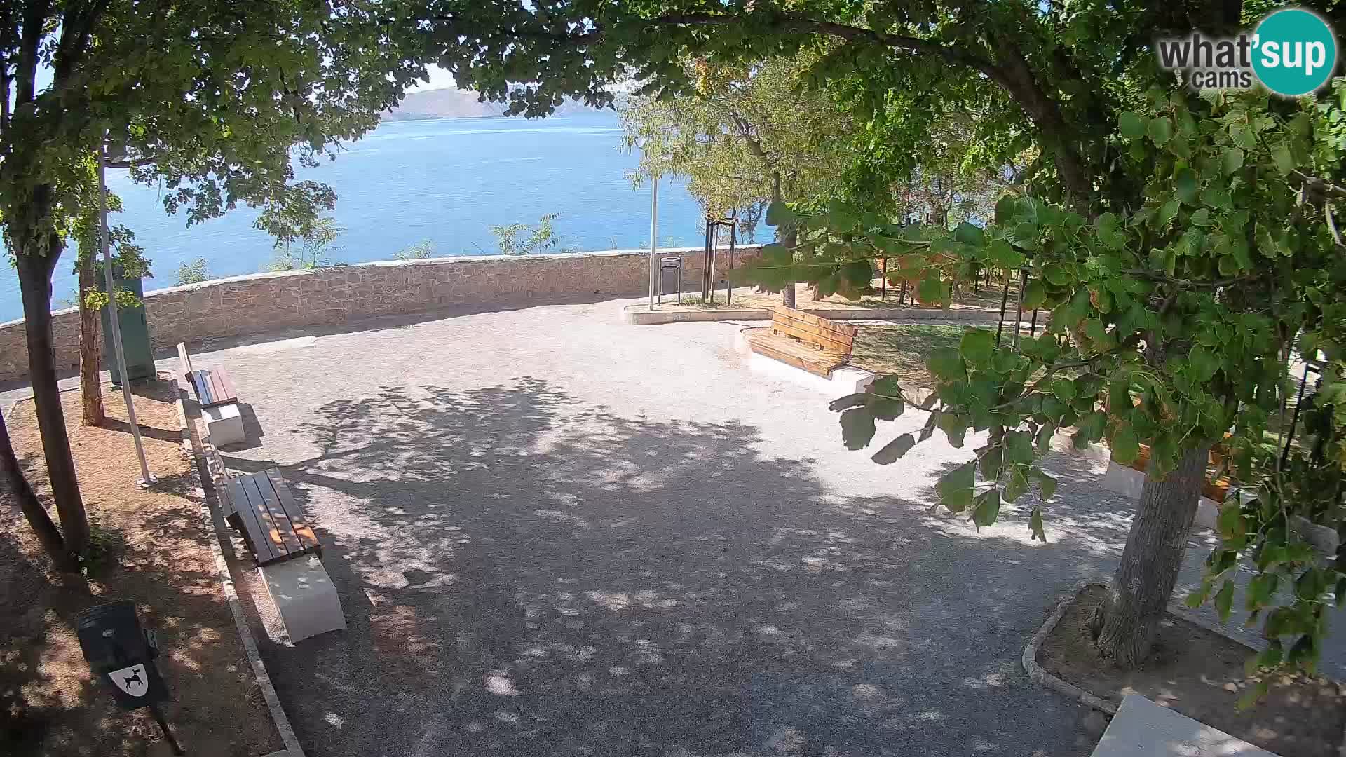 Spletna kamera Senj v živo – Park pisateljev in Velebitski kanal