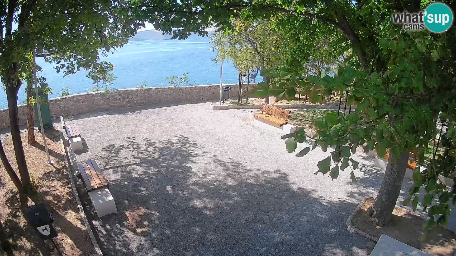 Spletna kamera Senj v živo – Park pisateljev in Velebitski kanal