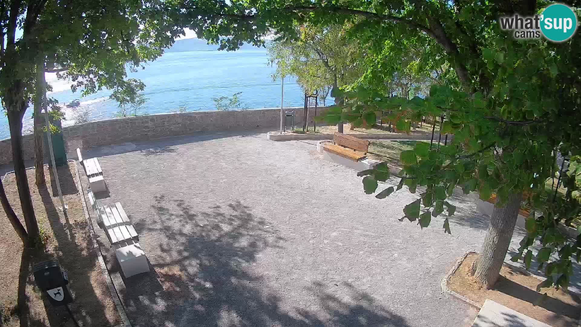Spletna kamera Senj v živo – Park pisateljev in Velebitski kanal