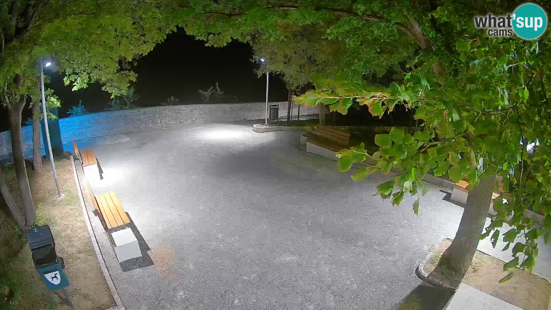 Spletna kamera Senj v živo – Park pisateljev in Velebitski kanal