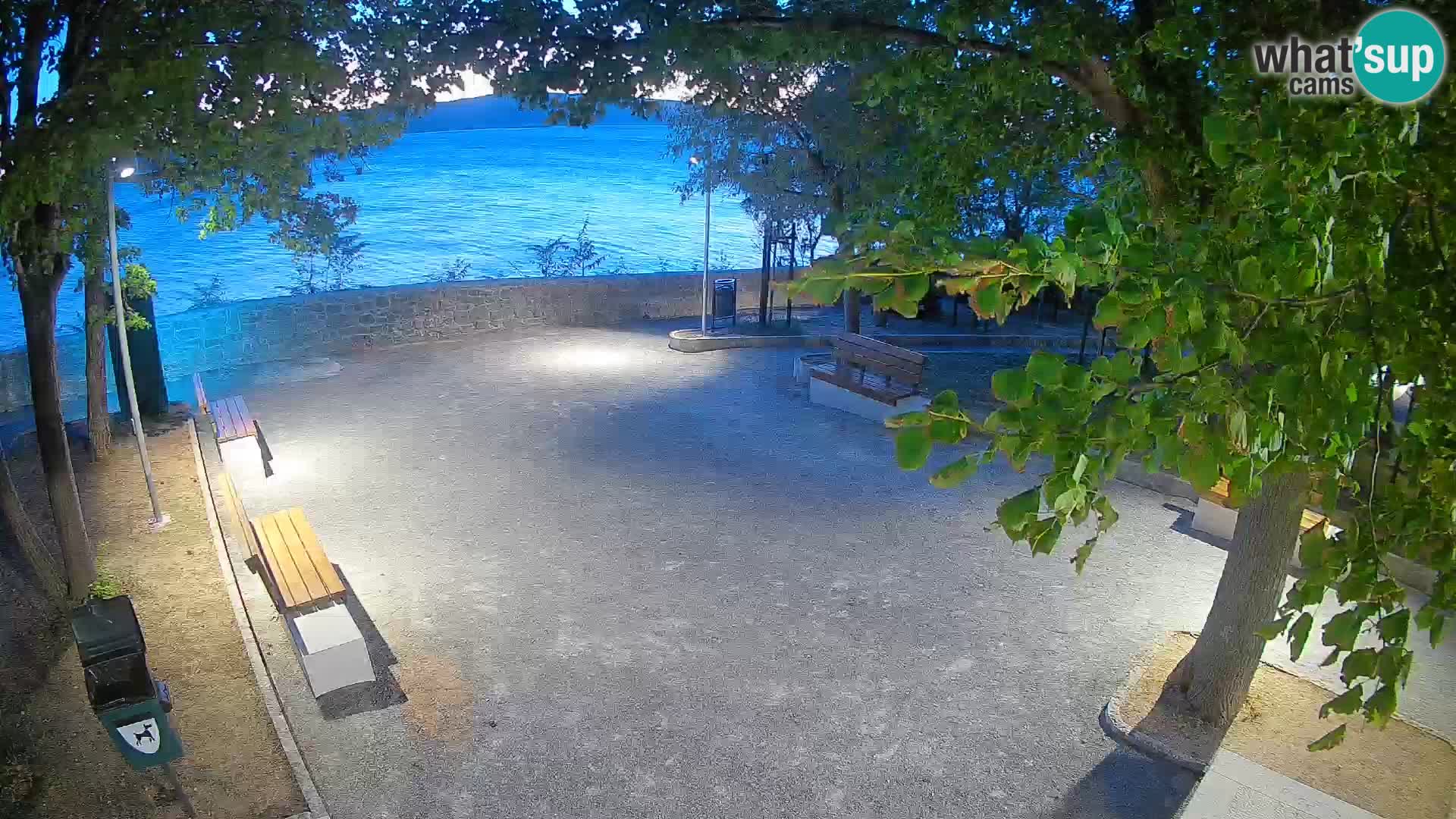 Webcam Senj en direct – Parc des Écrivains et canal du Velebit
