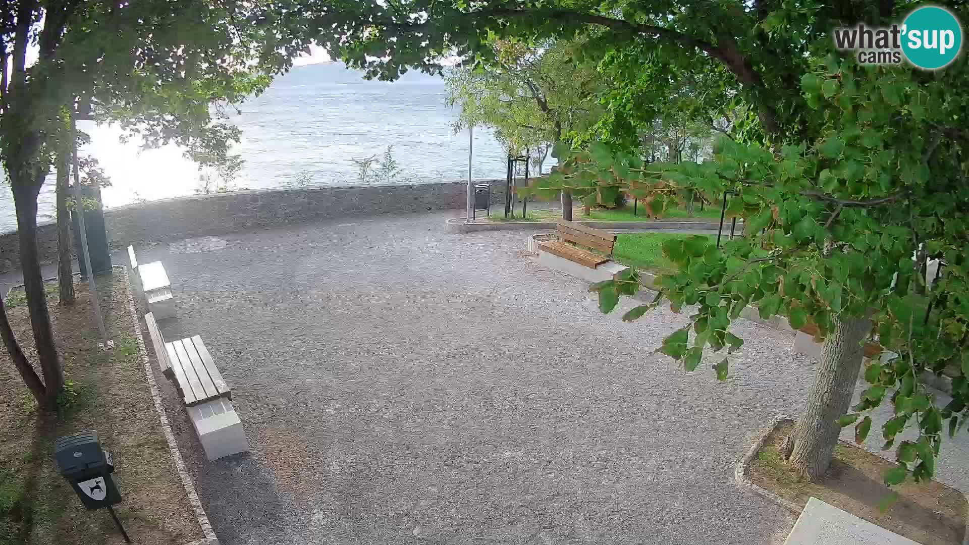 Spletna kamera Senj v živo – Park pisateljev in Velebitski kanal
