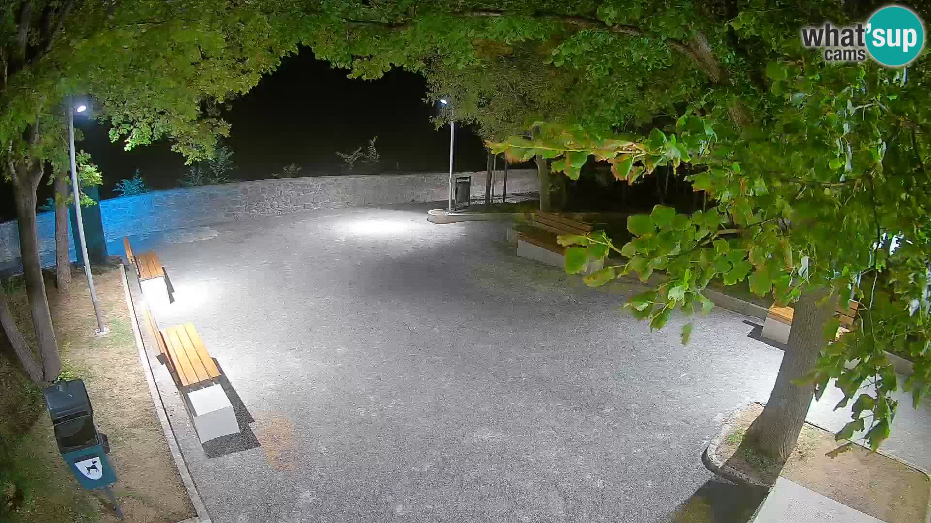Spletna kamera Senj v živo – Park pisateljev in Velebitski kanal
