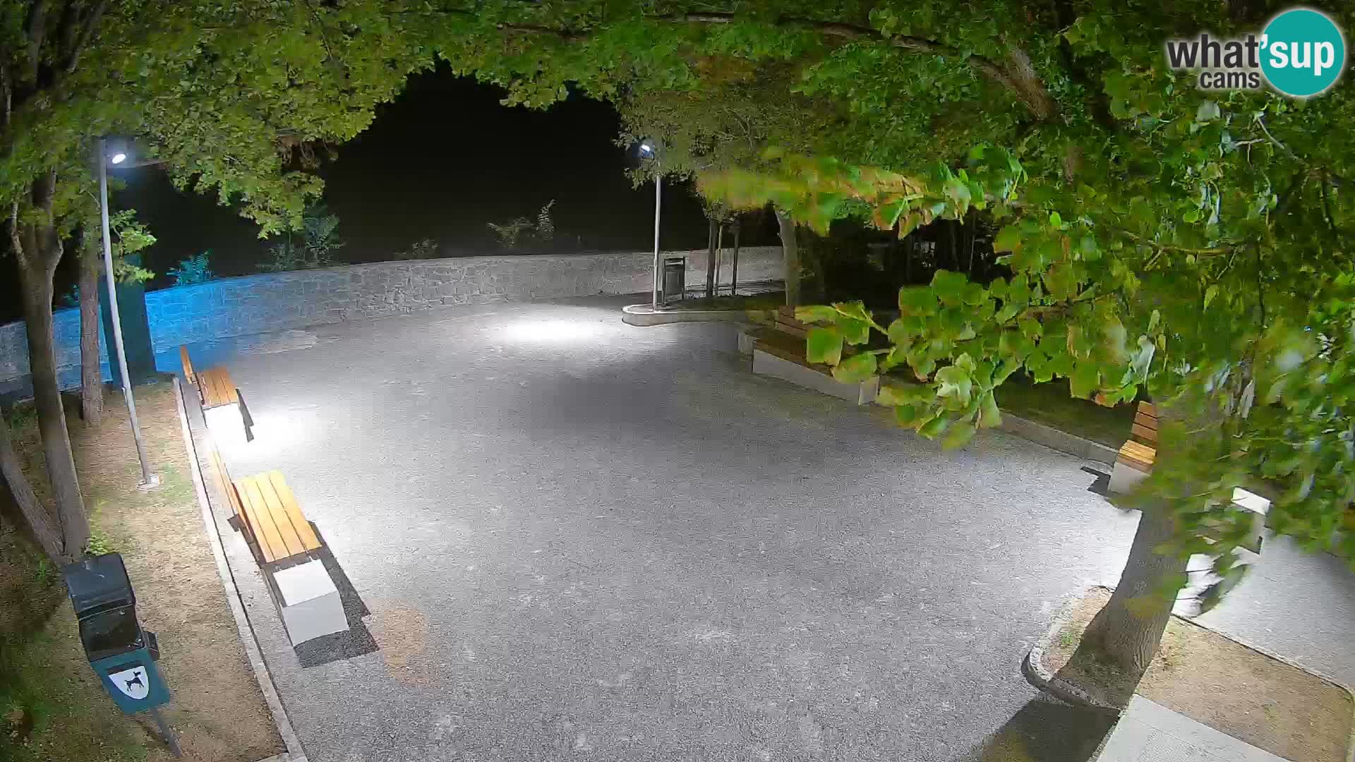 Spletna kamera Senj v živo – Park pisateljev in Velebitski kanal