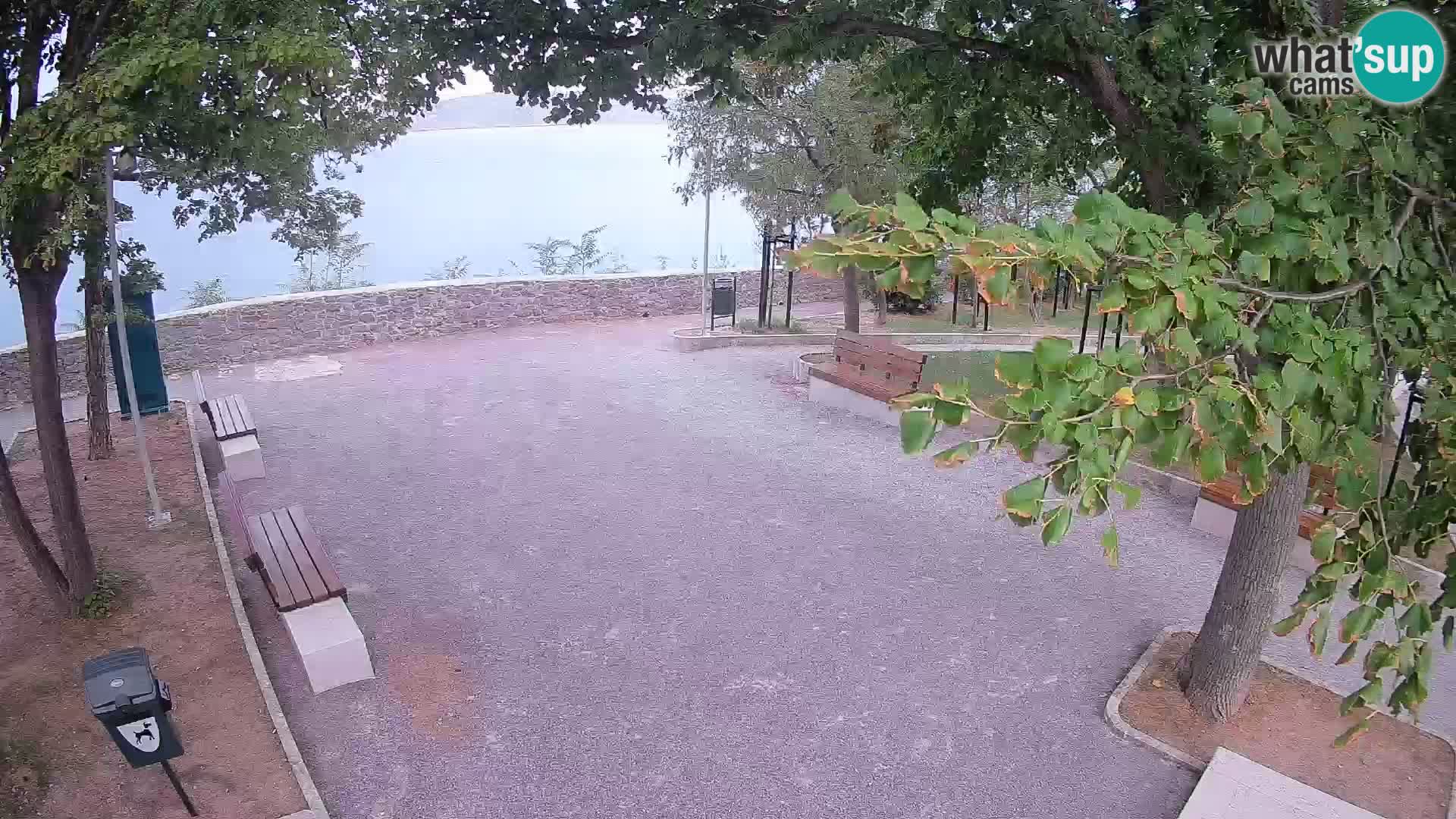 Kamera uživo Senj – Park književnika i Velebitski kanal