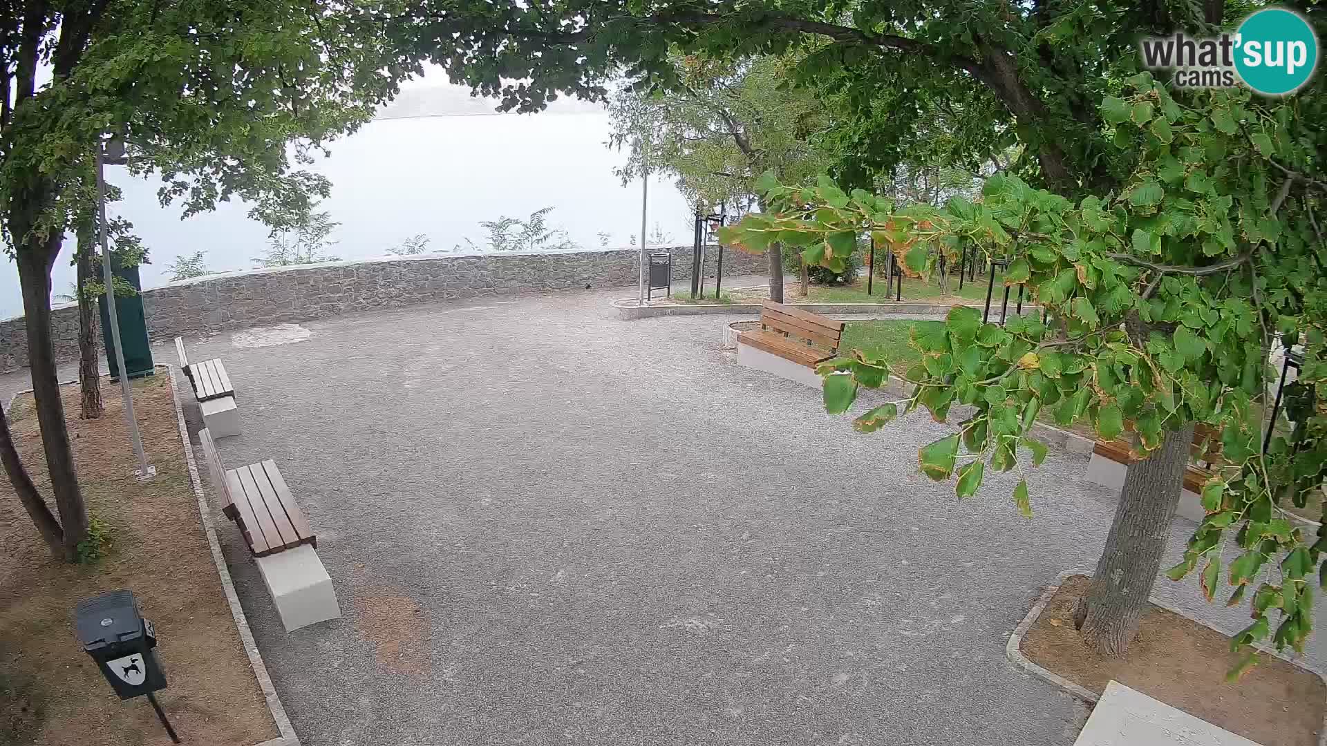 Webcam Senj en direct – Parc des Écrivains et canal du Velebit