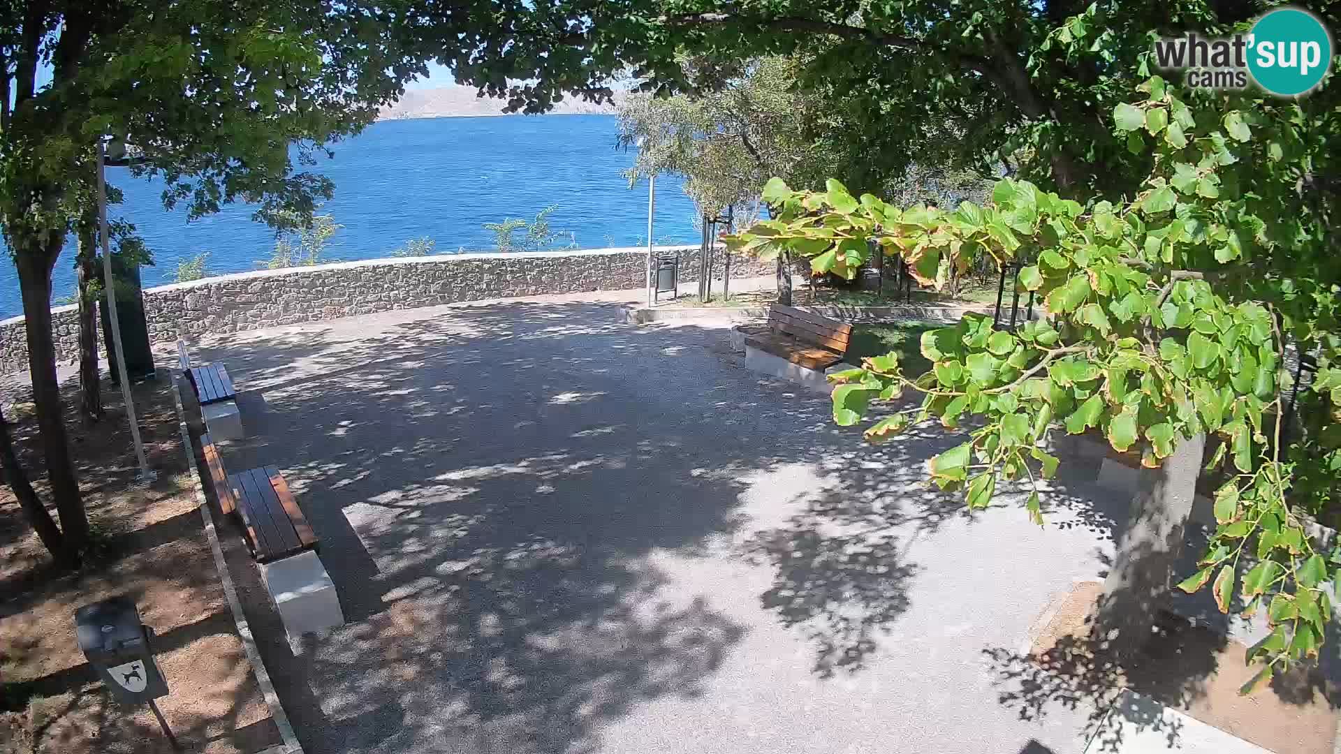 Spletna kamera Senj v živo – Park pisateljev in Velebitski kanal