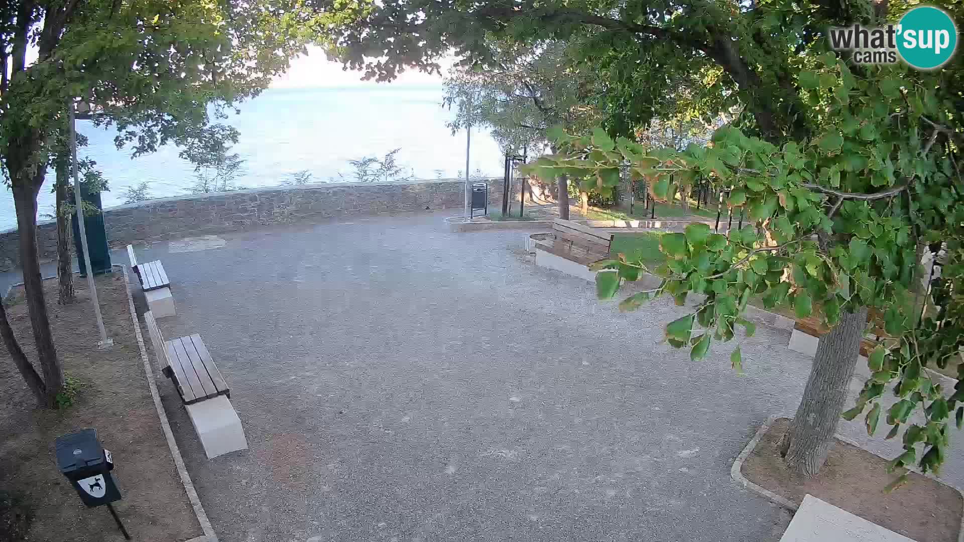 Webcam Senj en direct – Parc des Écrivains et canal du Velebit