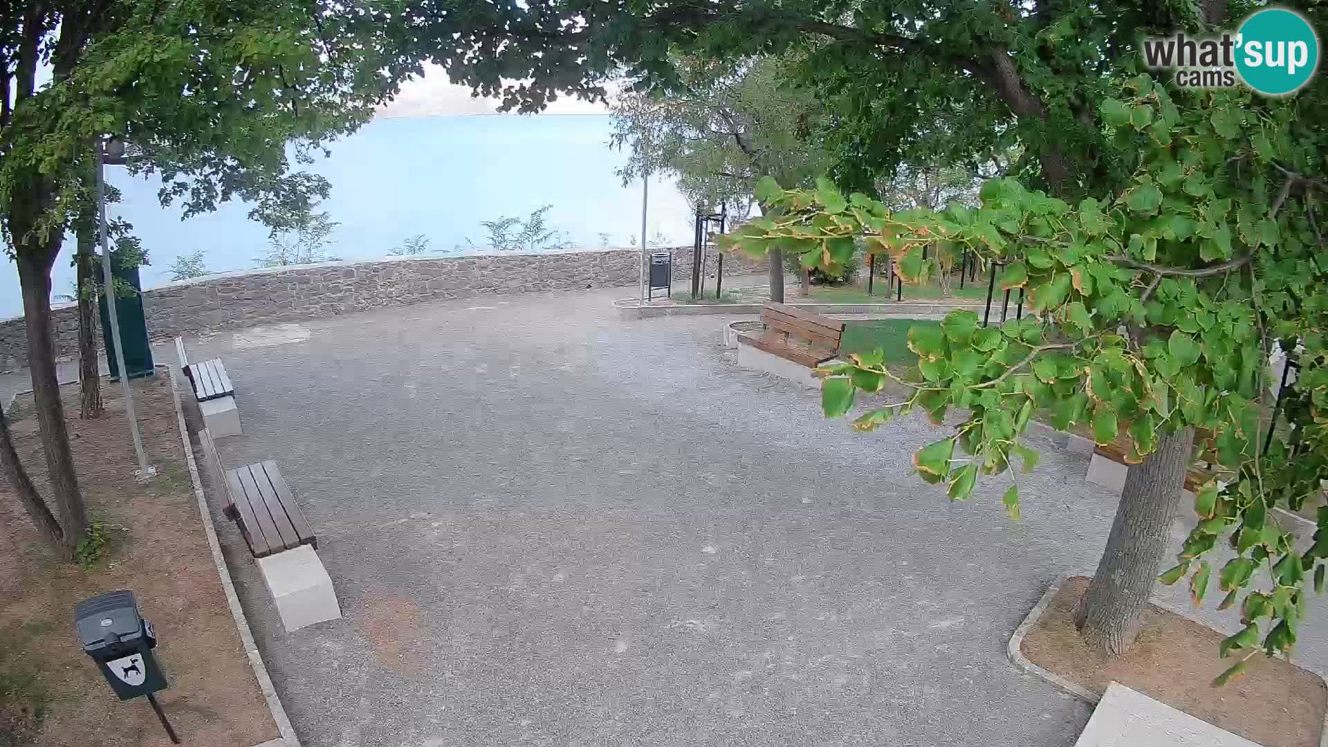 Webcam Senj en direct – Parc des Écrivains et canal du Velebit