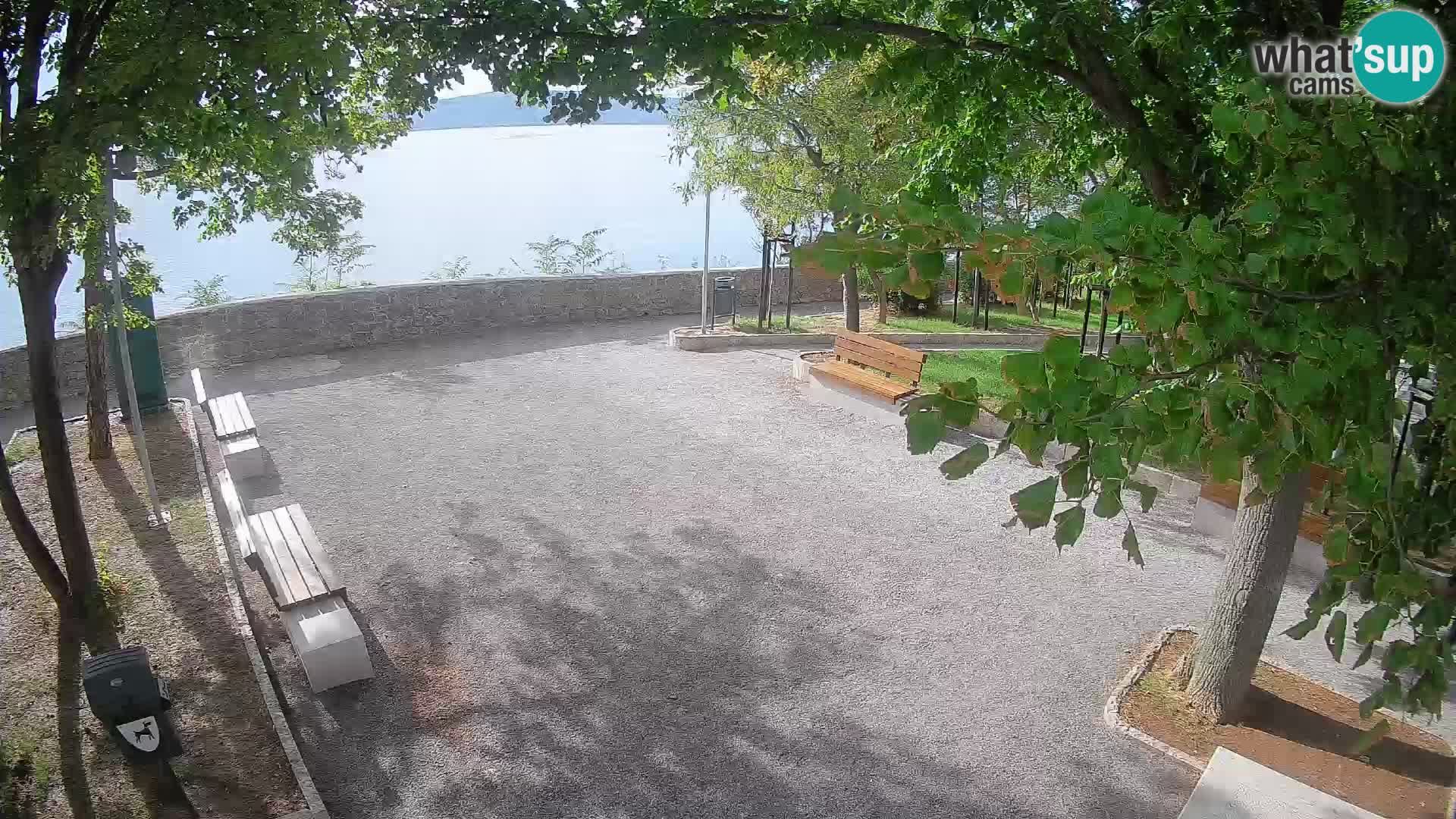 Spletna kamera Senj v živo – Park pisateljev in Velebitski kanal