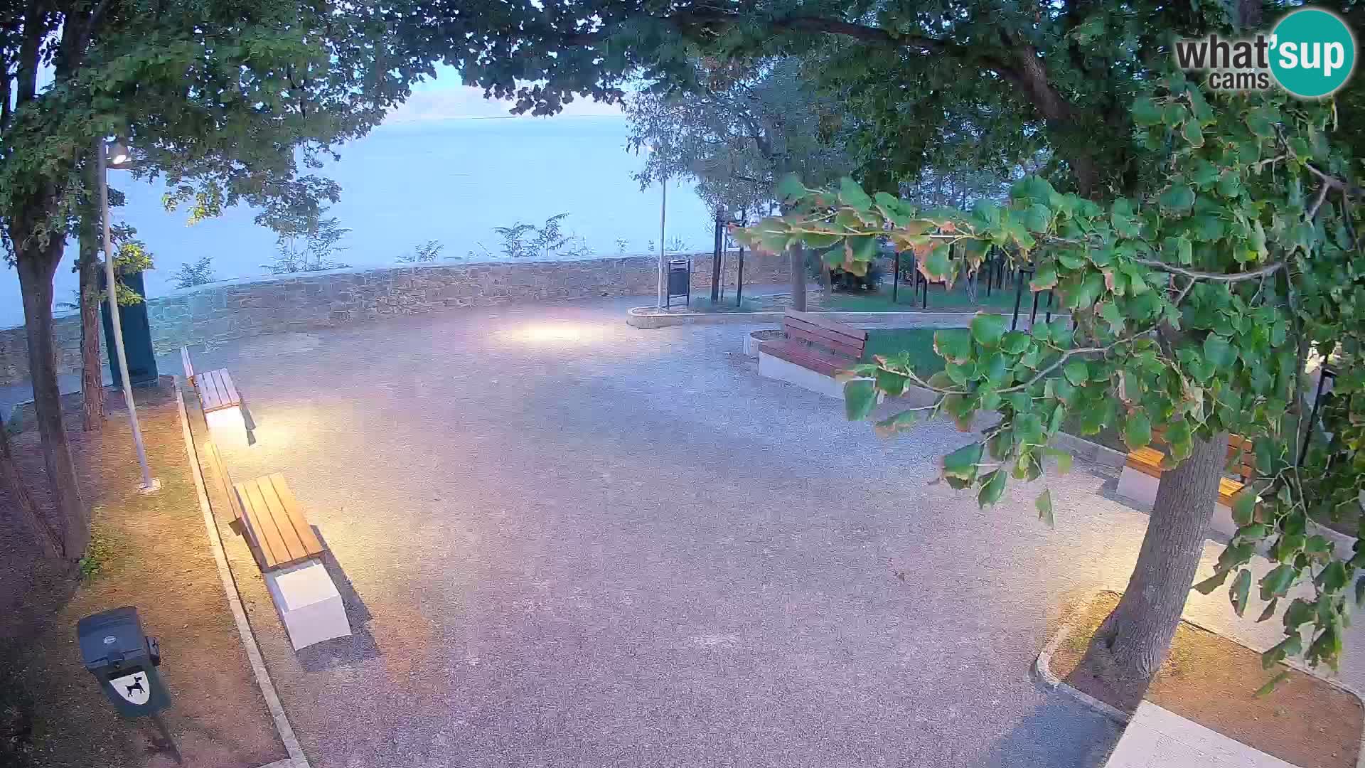 Webcam Senj en direct – Parc des Écrivains et canal du Velebit
