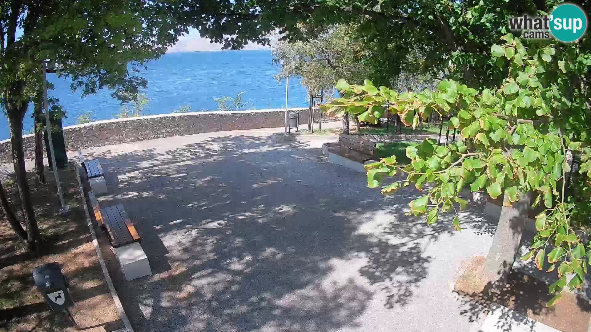 Spletna kamera Senj v živo – Park pisateljev in Velebitski kanal