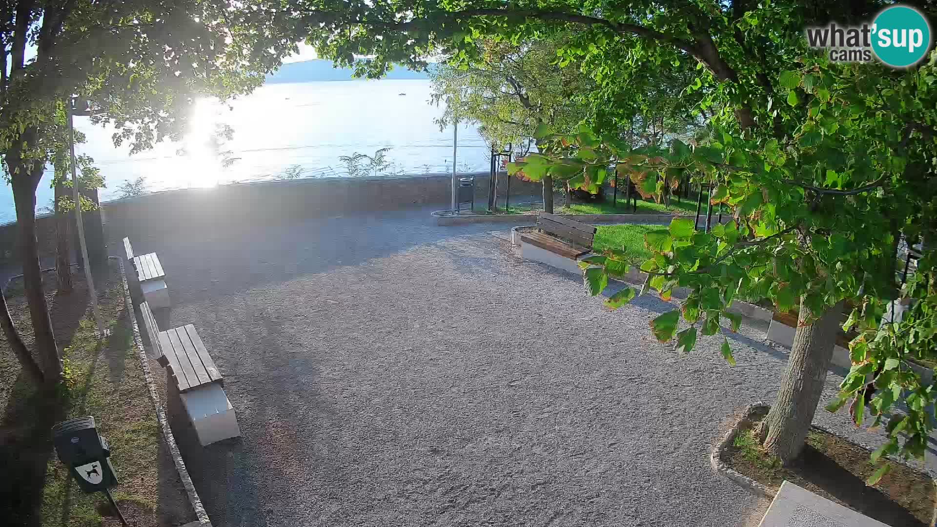 Spletna kamera Senj v živo – Park pisateljev in Velebitski kanal