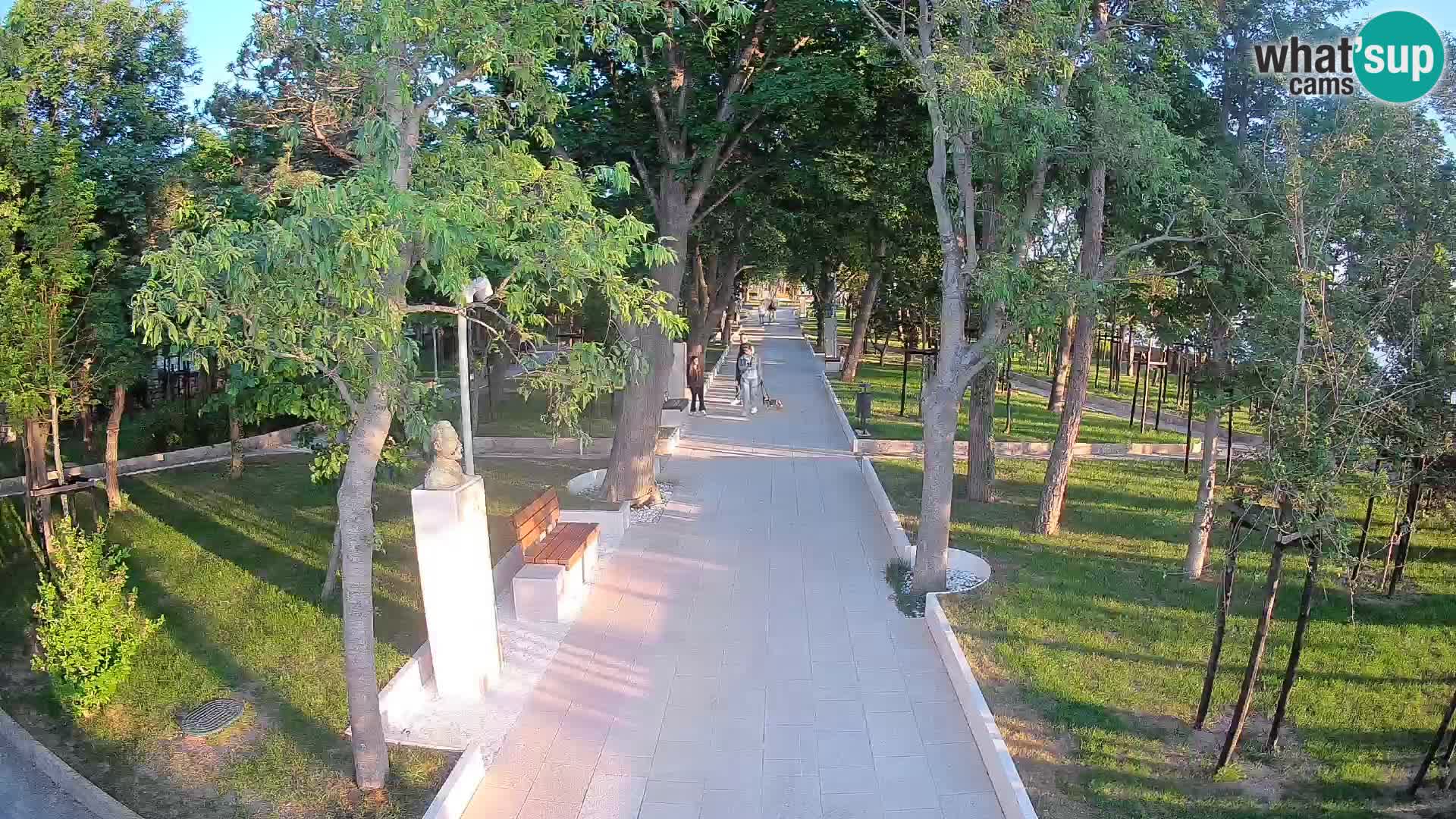 Park pisateljev Senj – Pogled v živo ob morju