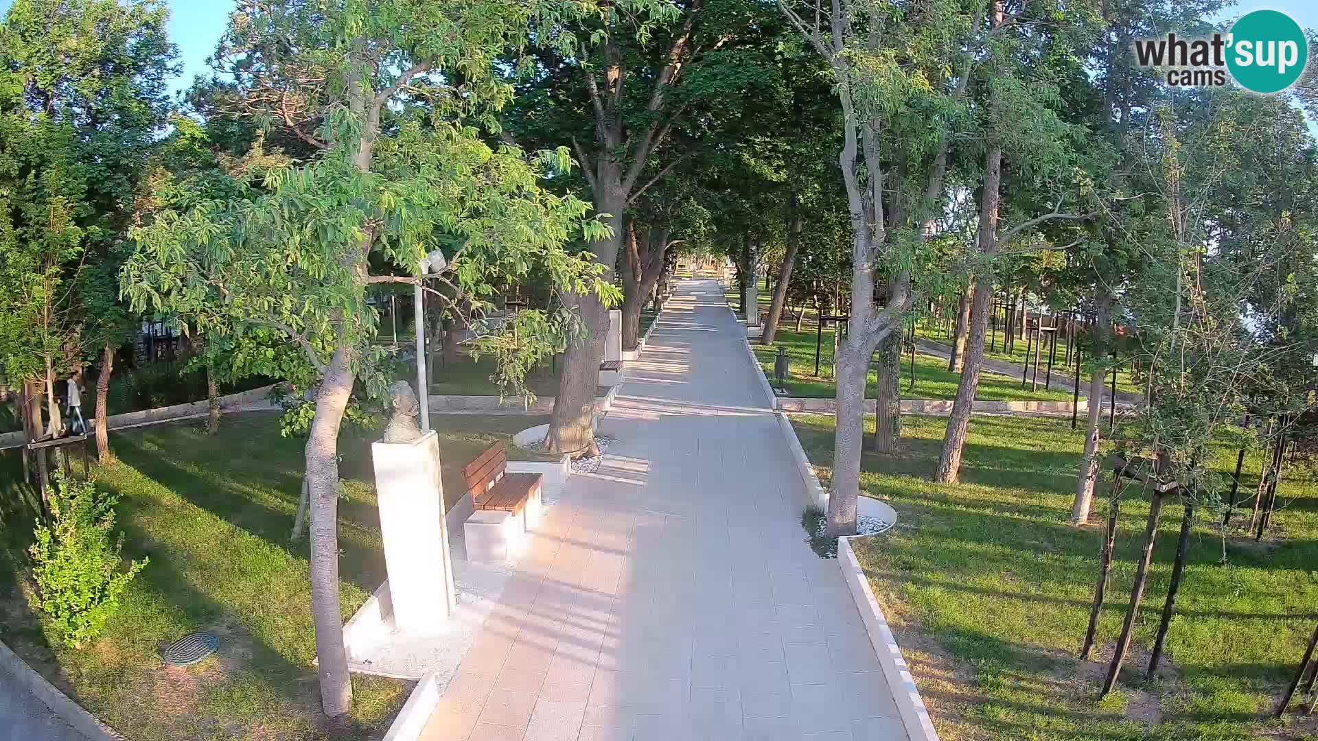 Park pisateljev Senj – Pogled v živo ob morju