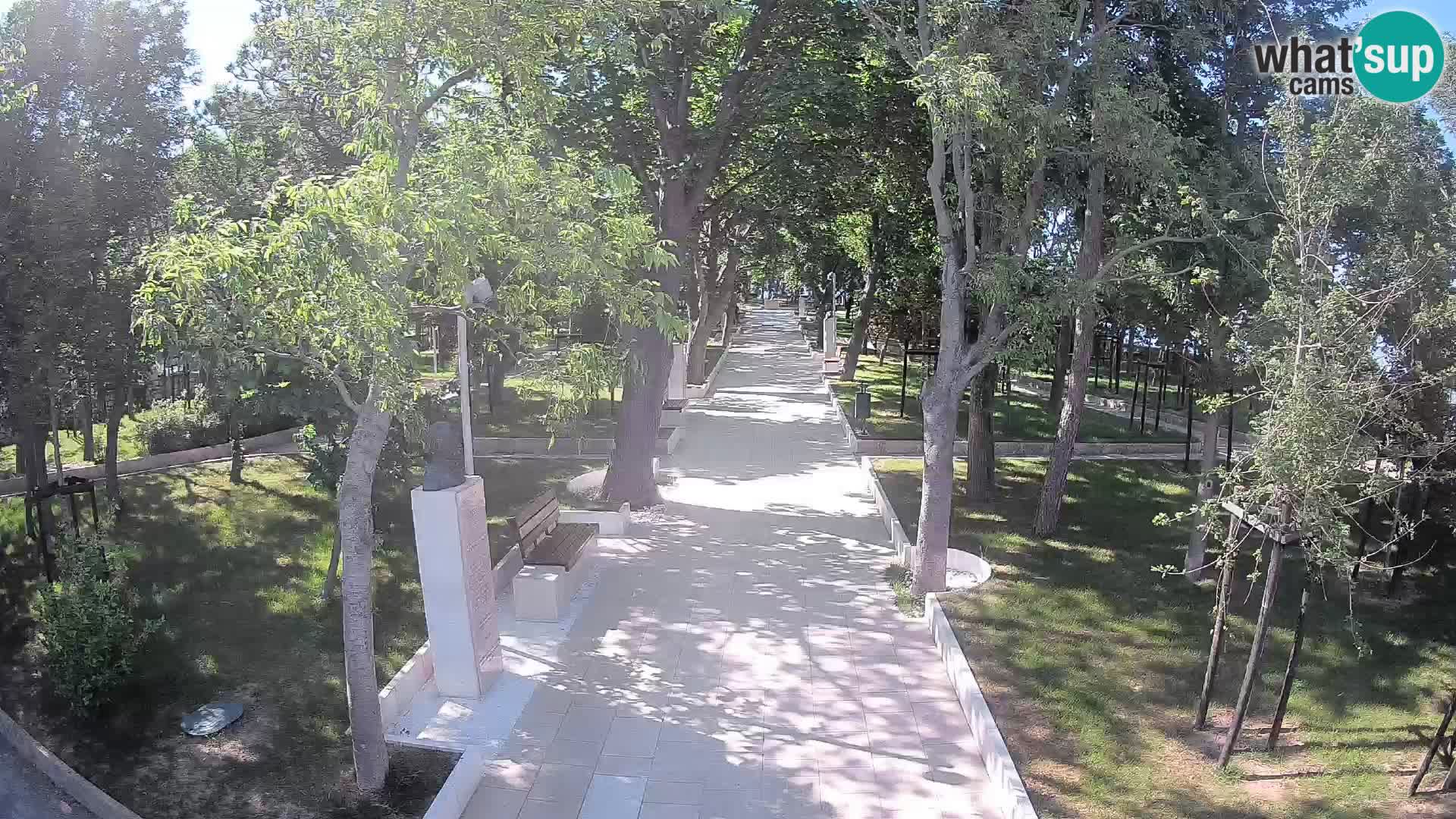 Park pisateljev Senj – Pogled v živo ob morju