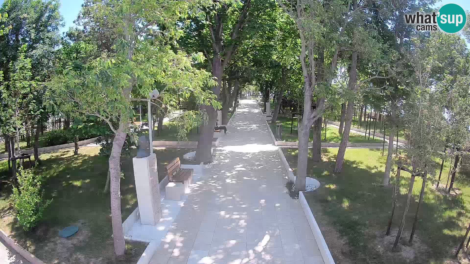 Park pisateljev Senj – Pogled v živo ob morju