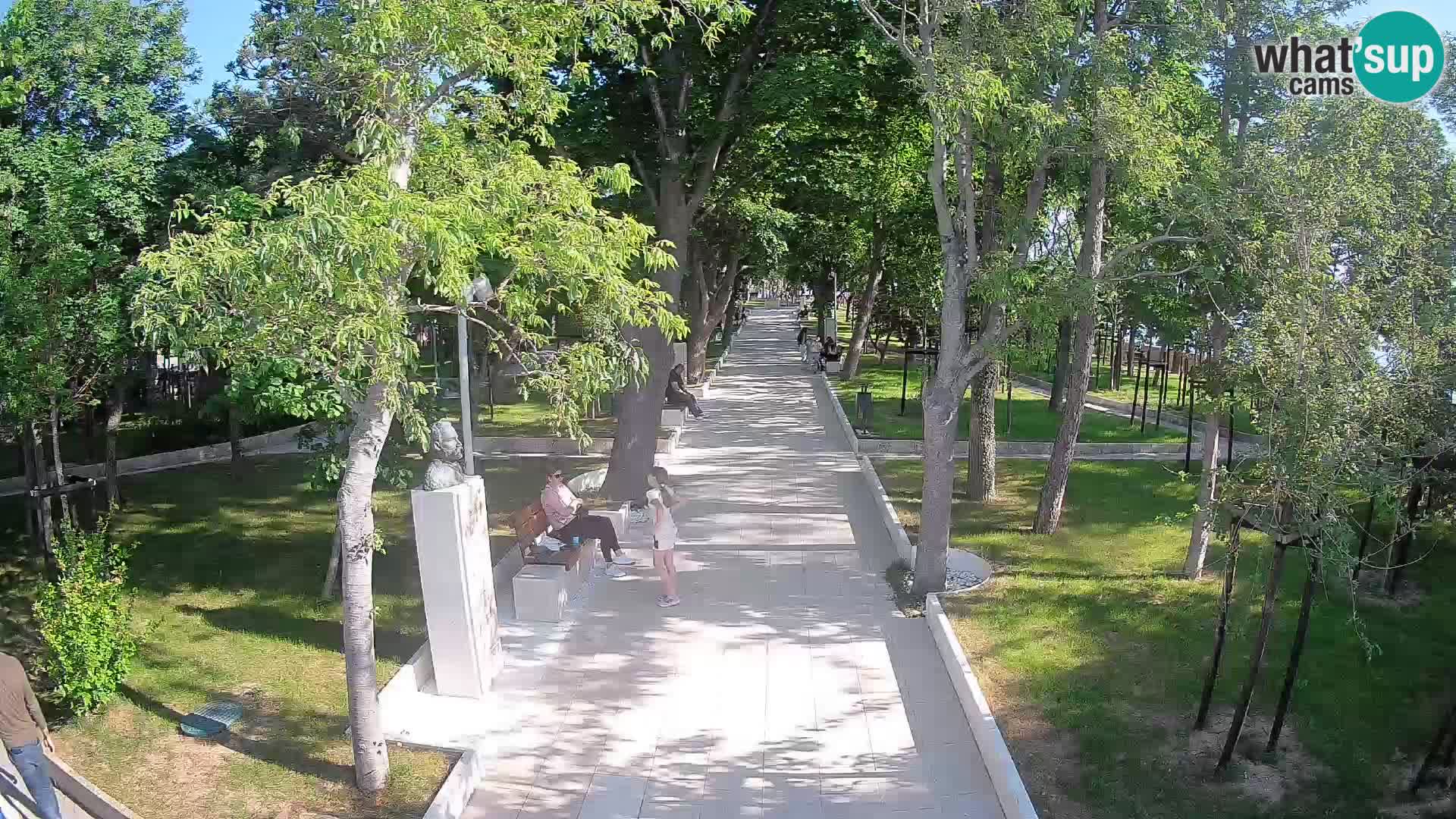 Park pisateljev Senj – Pogled v živo ob morju