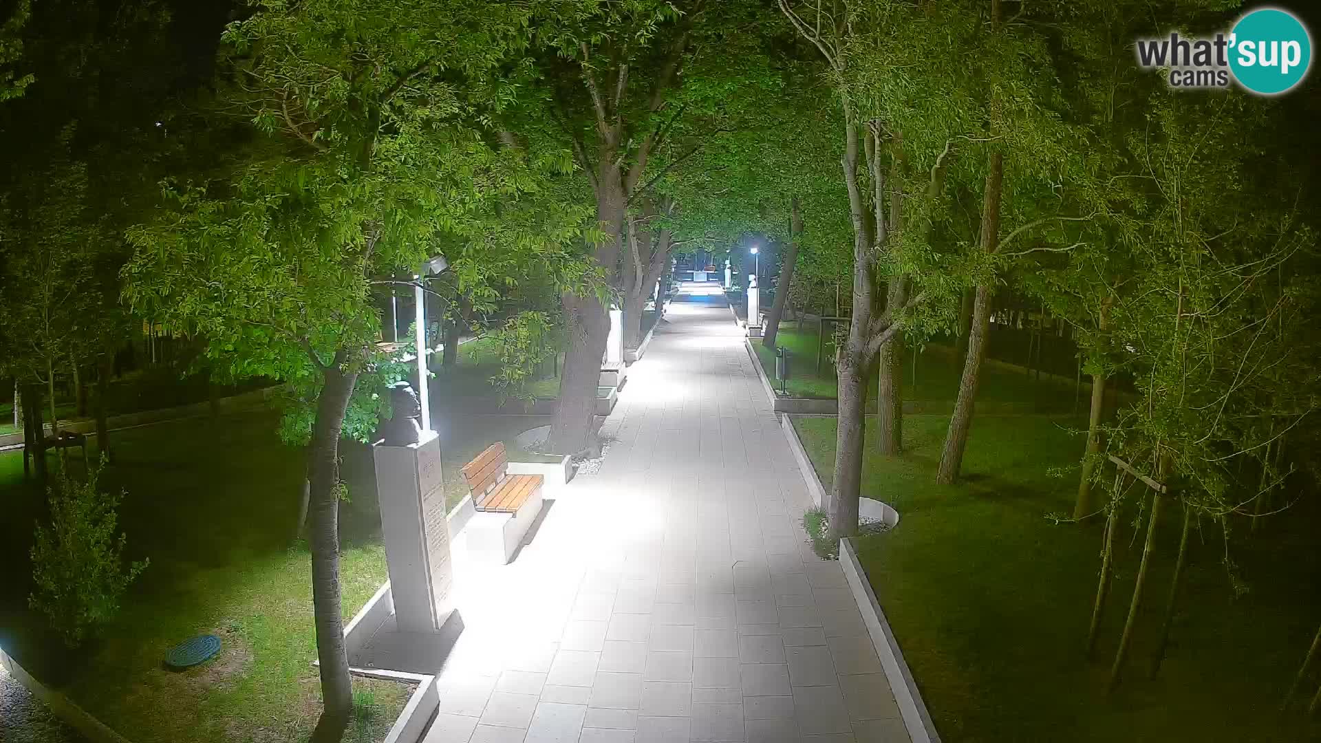 Park pisateljev Senj – Pogled v živo ob morju