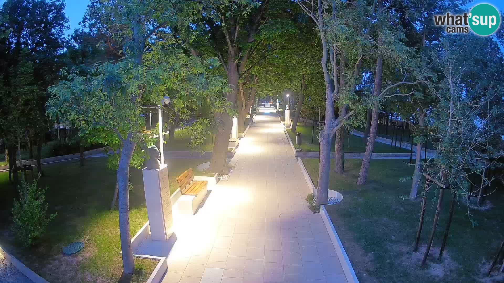Park pisateljev Senj – Pogled v živo ob morju