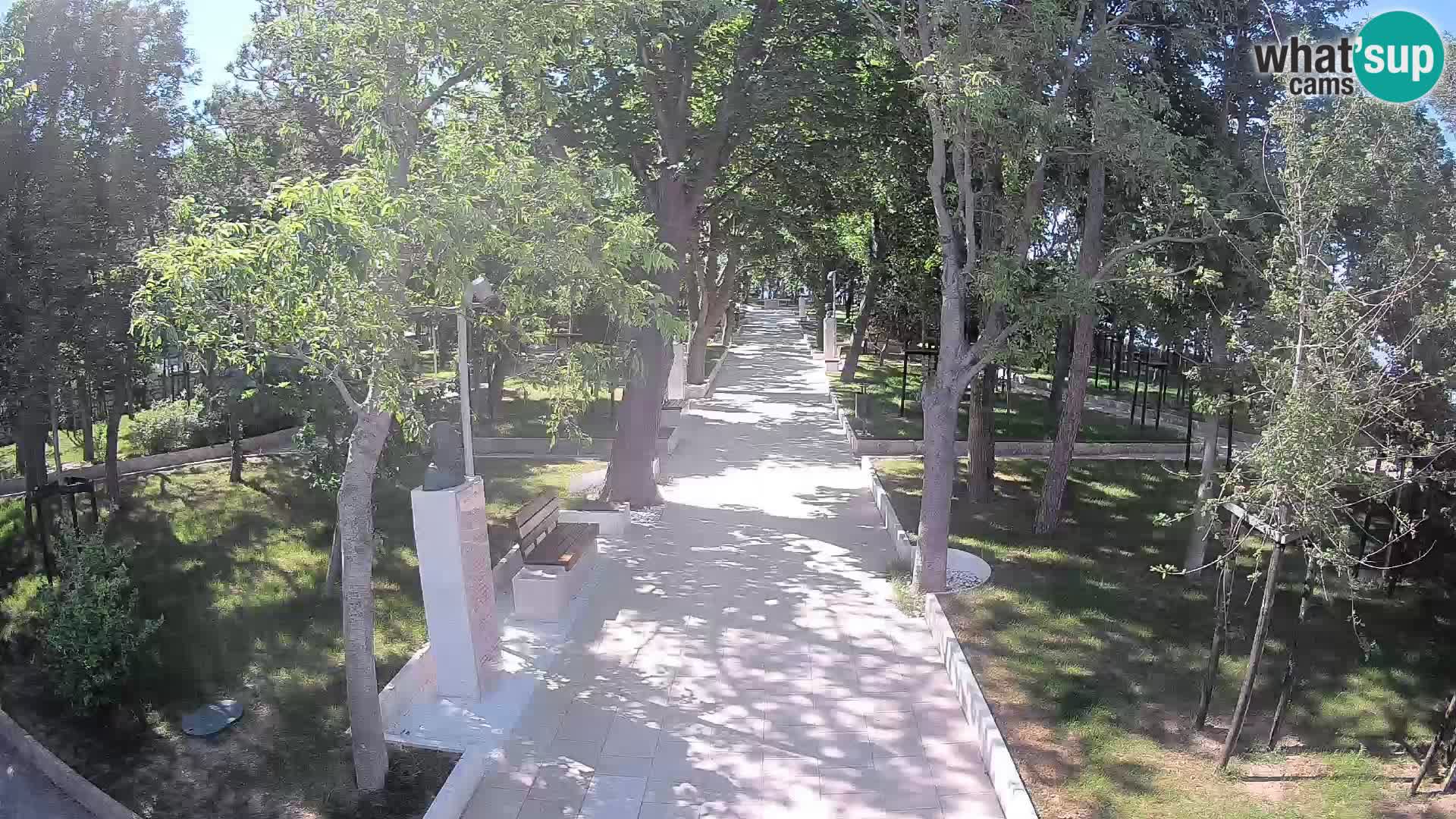 Park pisateljev Senj – Pogled v živo ob morju