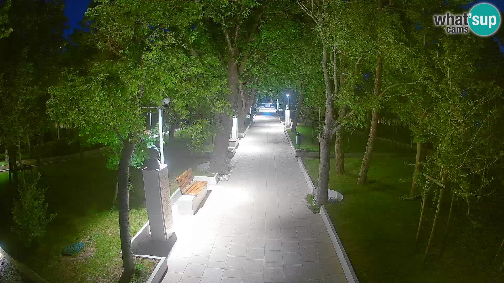 Park pisateljev Senj – Pogled v živo ob morju