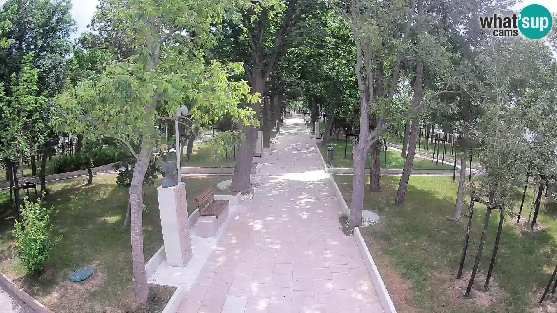 Park pisateljev Senj – Pogled v živo ob morju