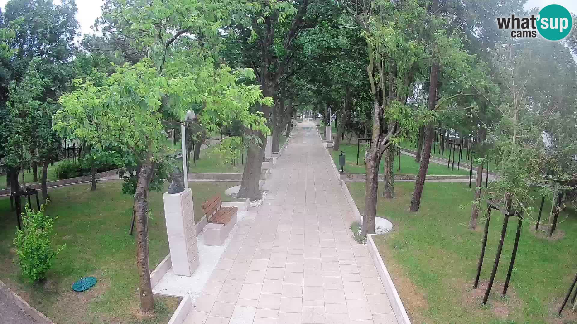 Park pisateljev Senj – Pogled v živo ob morju