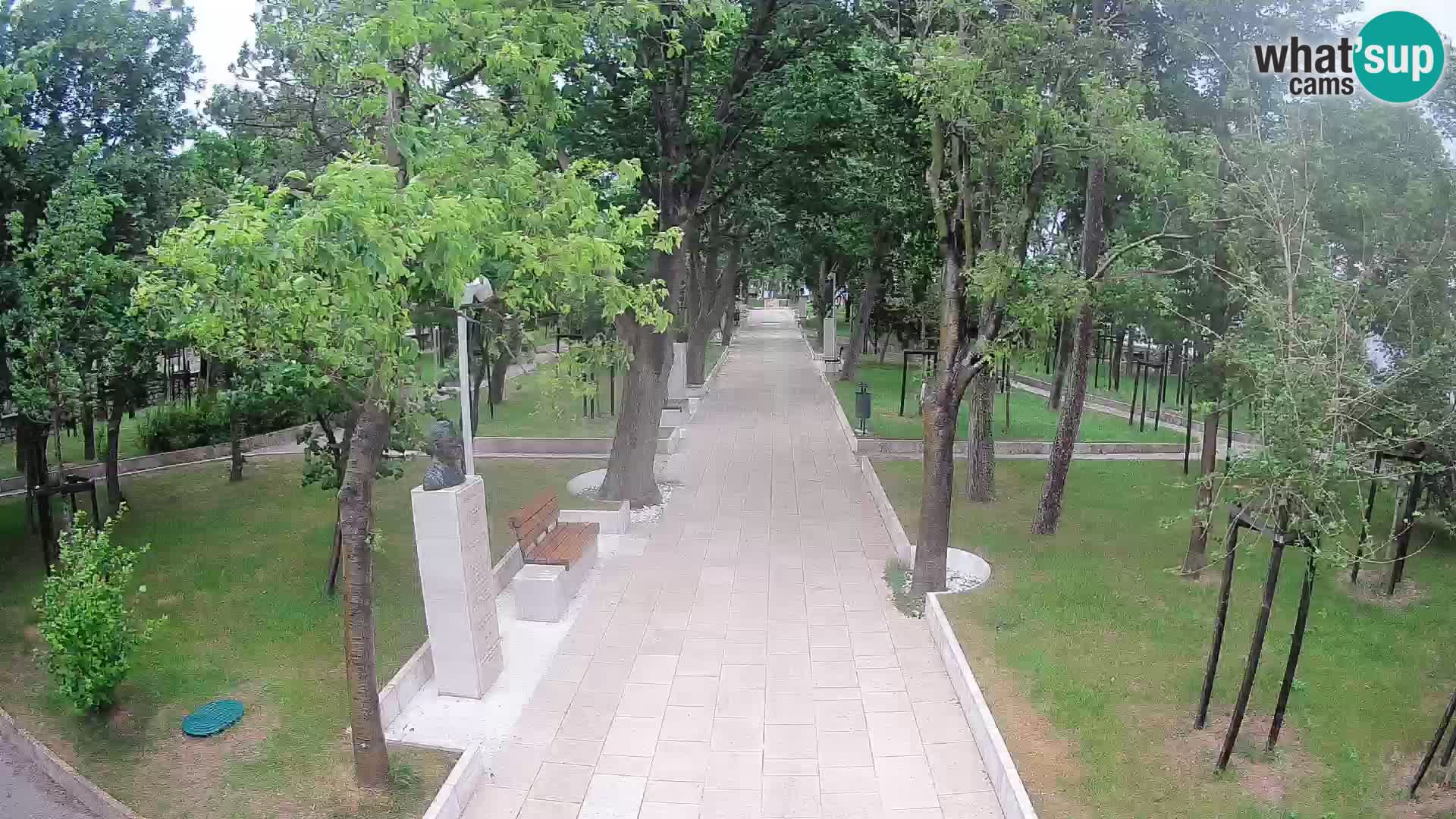 Park pisateljev Senj – Pogled v živo ob morju