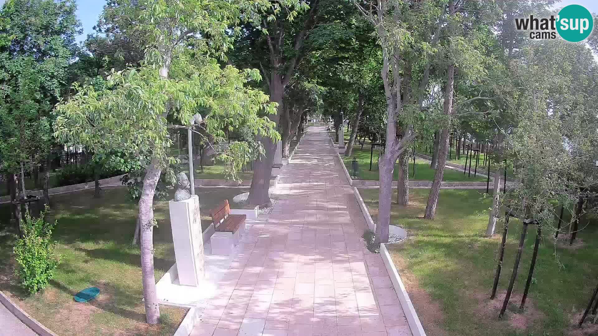Park pisateljev Senj – Pogled v živo ob morju