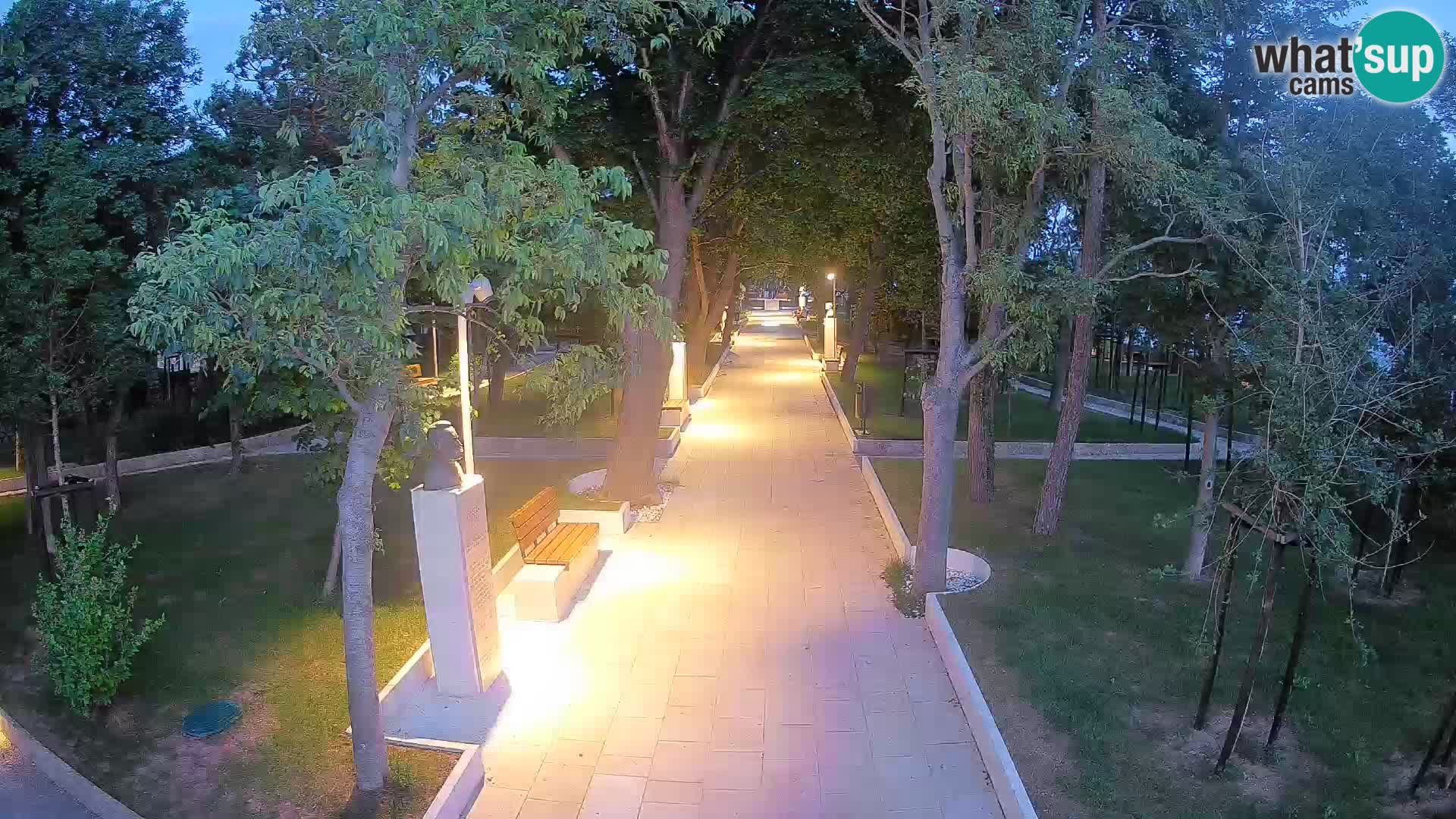 Park pisateljev Senj – Pogled v živo ob morju