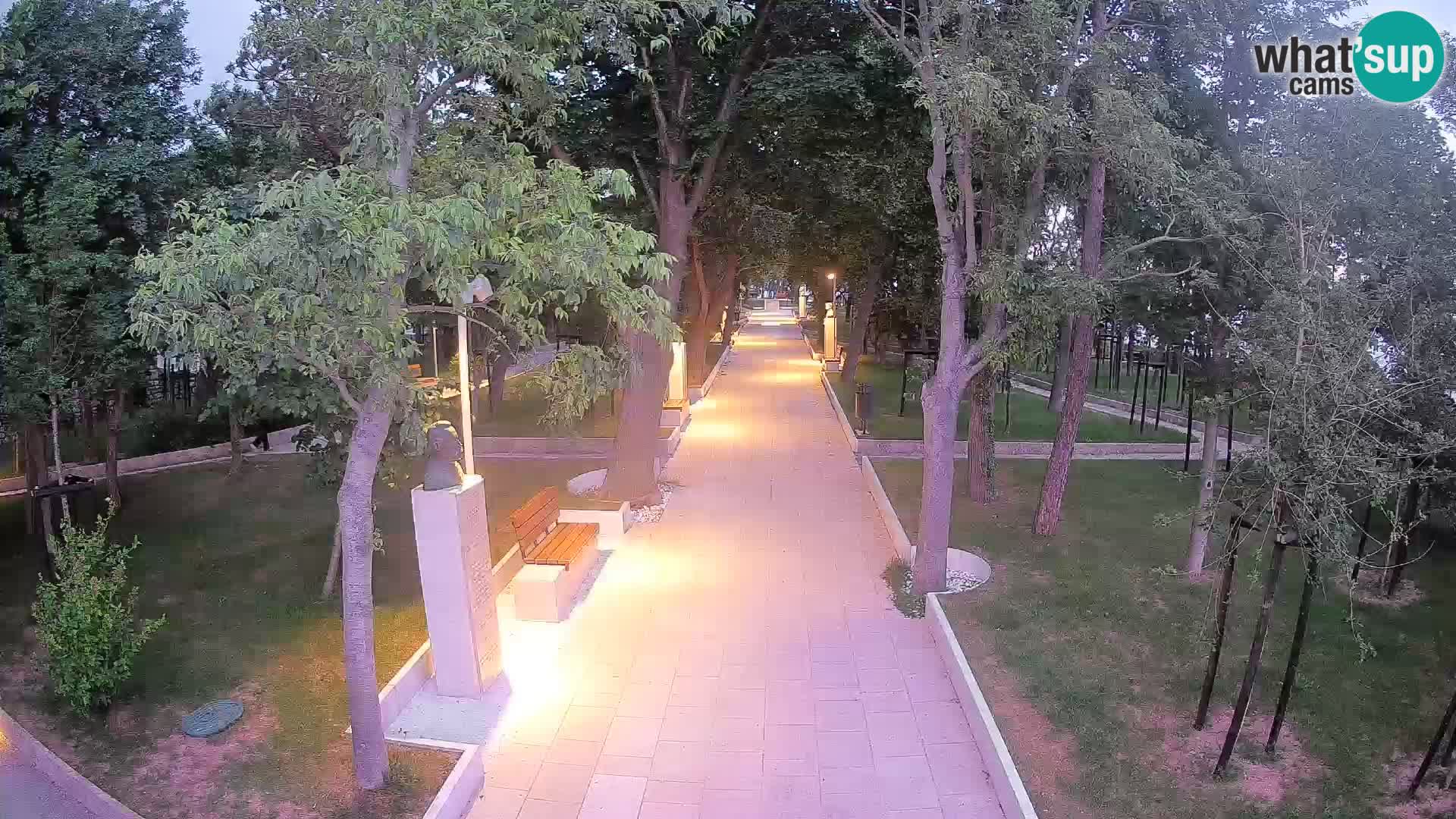 Park pisateljev Senj – Pogled v živo ob morju