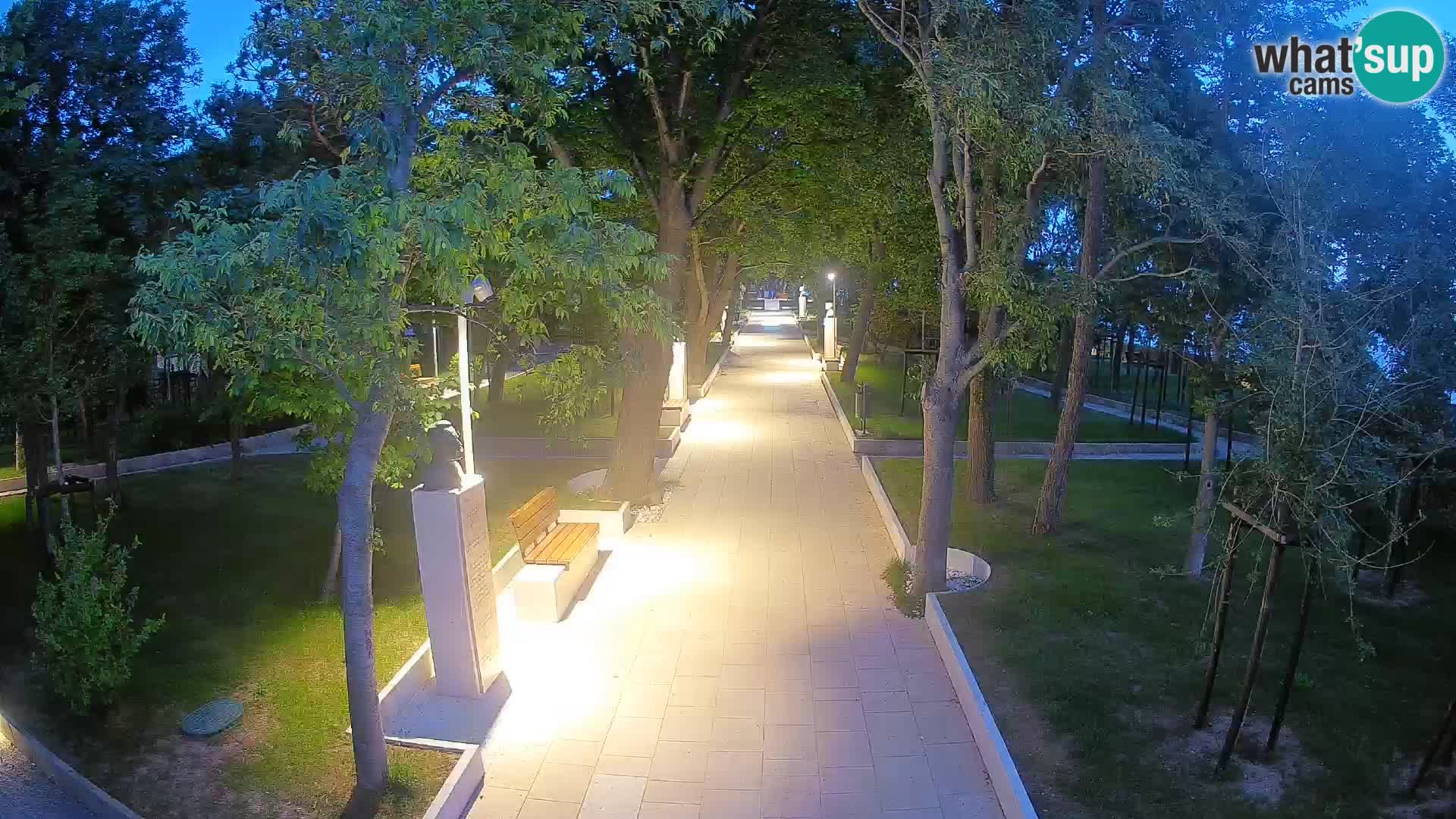 Park pisateljev Senj – Pogled v živo ob morju
