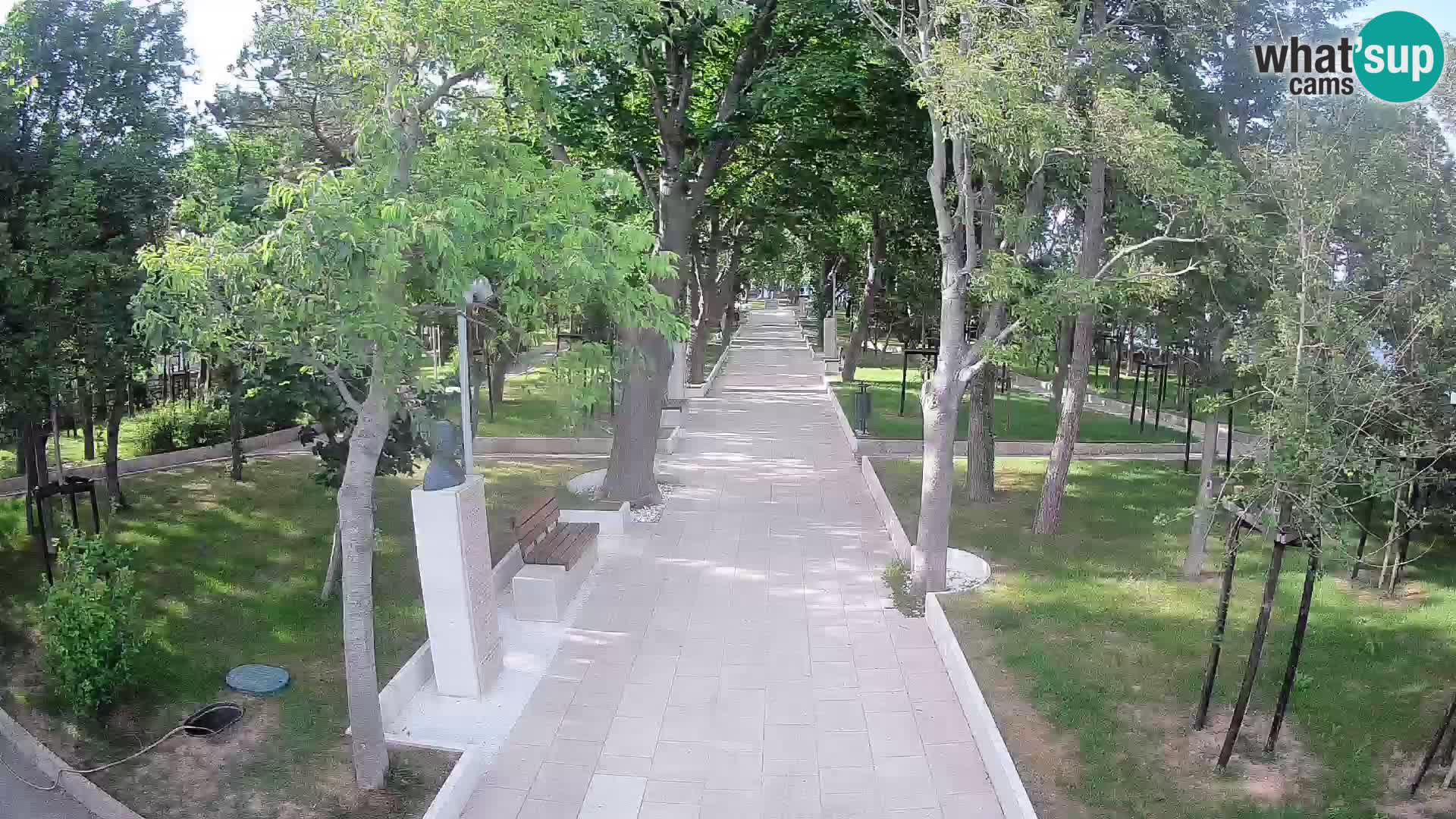 Park pisateljev Senj – Pogled v živo ob morju