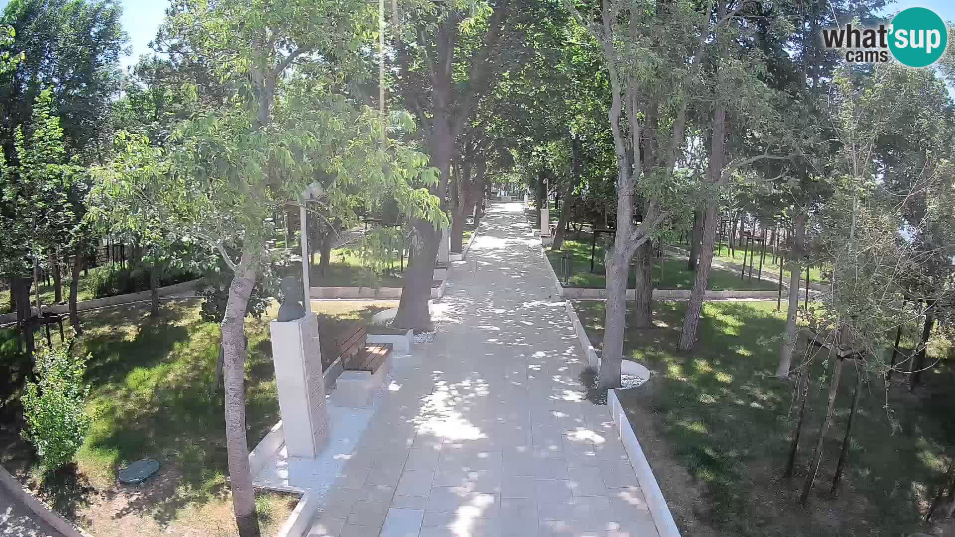 Park pisateljev Senj – Pogled v živo ob morju