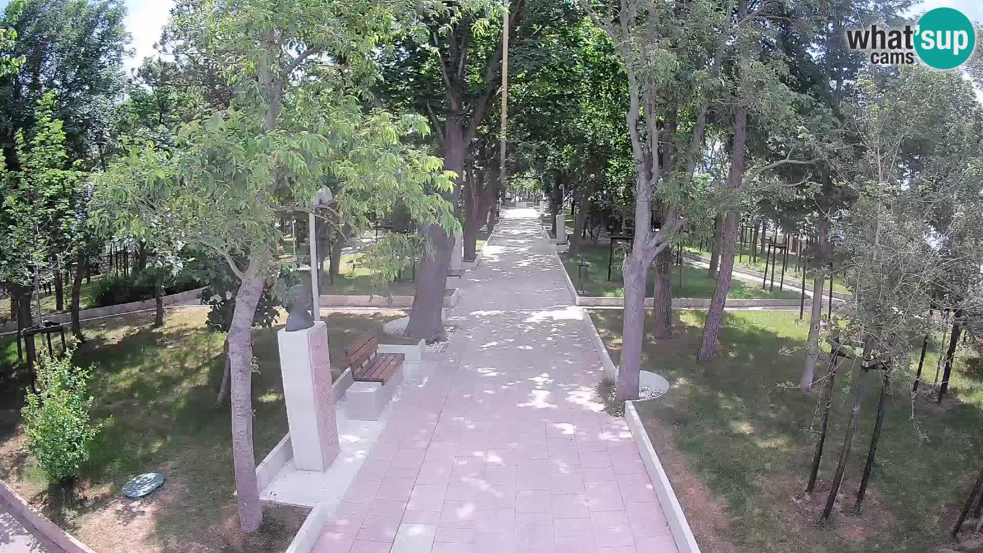 Park pisateljev Senj – Pogled v živo ob morju