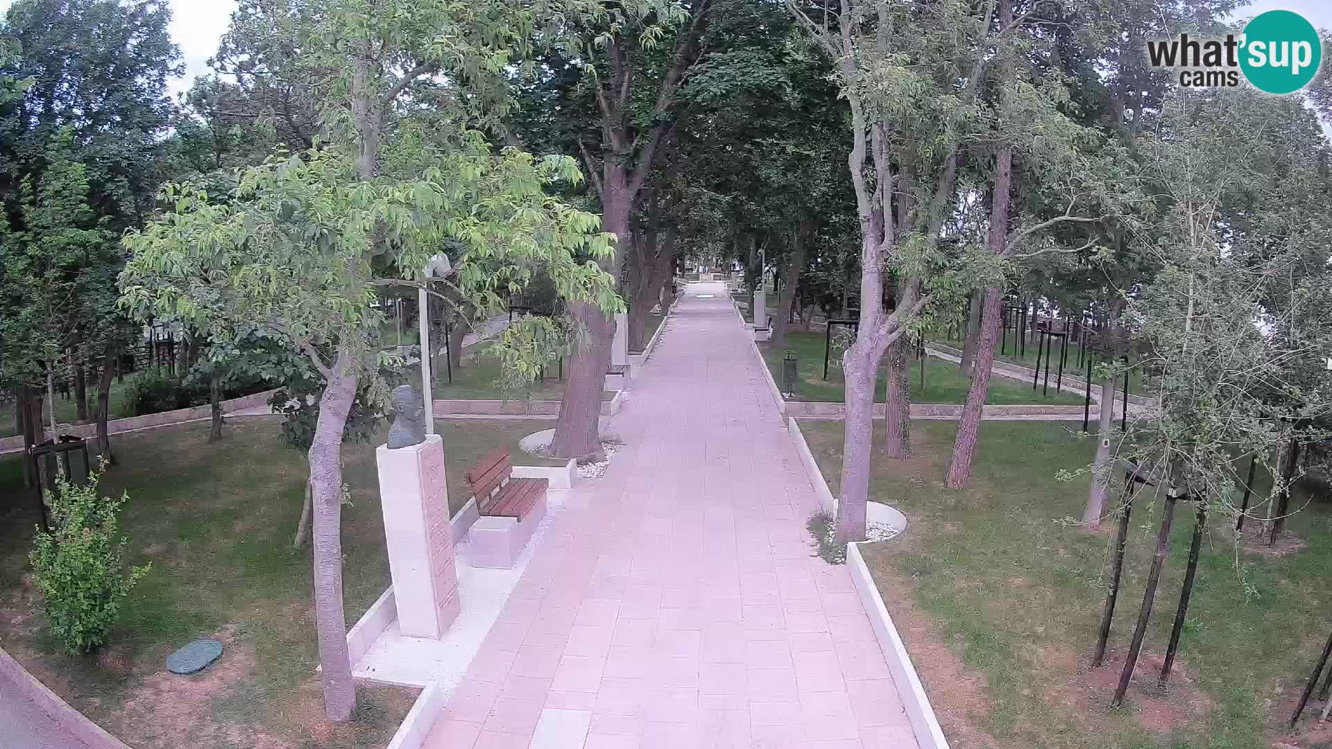 Park pisateljev Senj – Pogled v živo ob morju