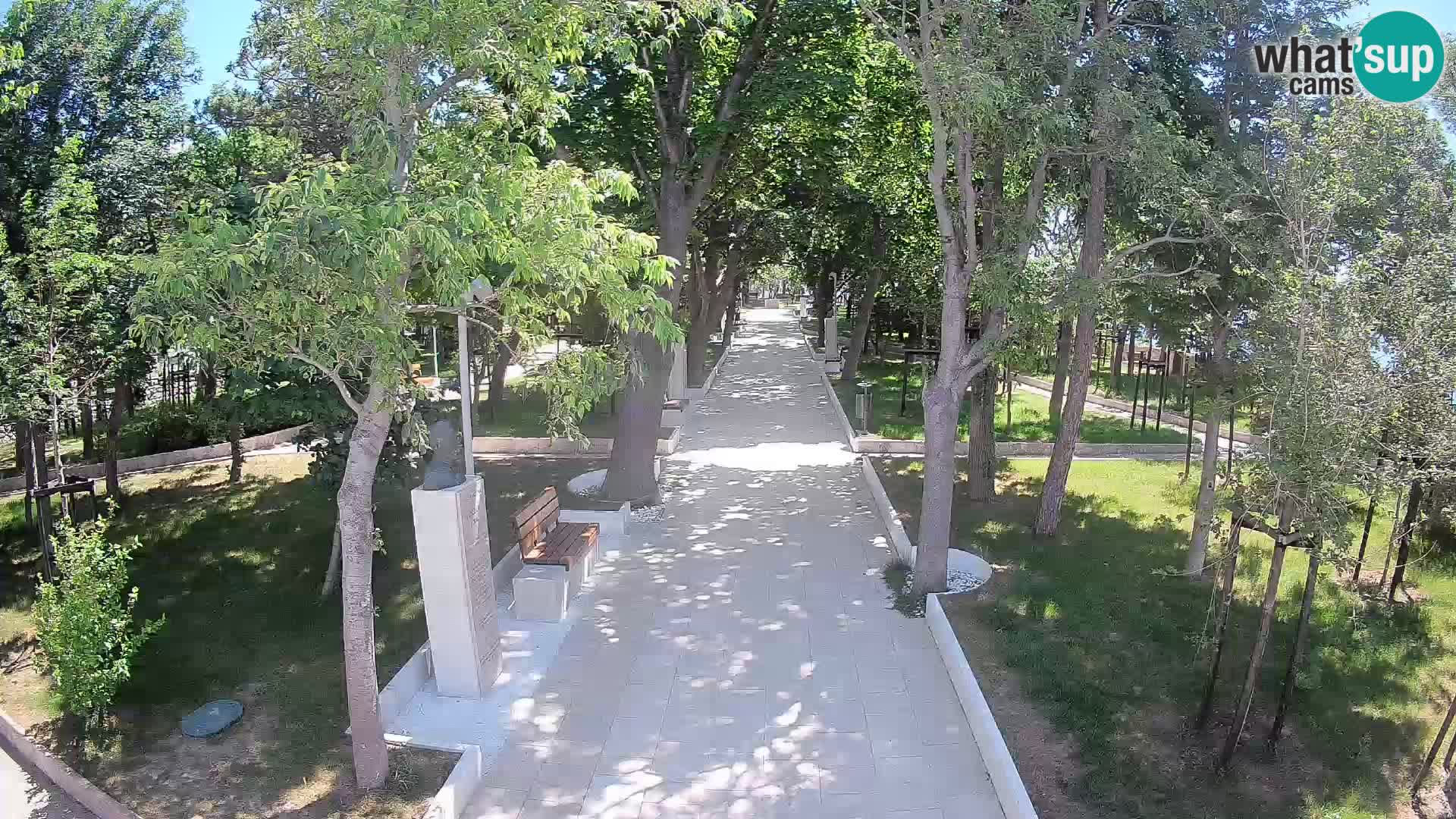 Park pisateljev Senj – Pogled v živo ob morju