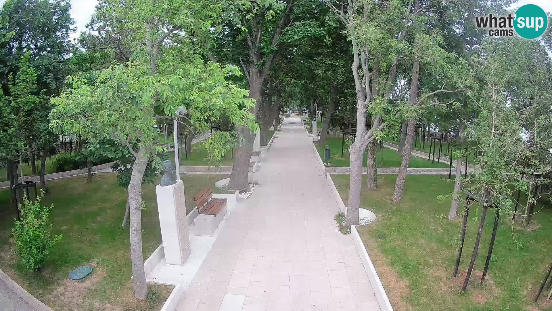 Park pisateljev Senj – Pogled v živo ob morju