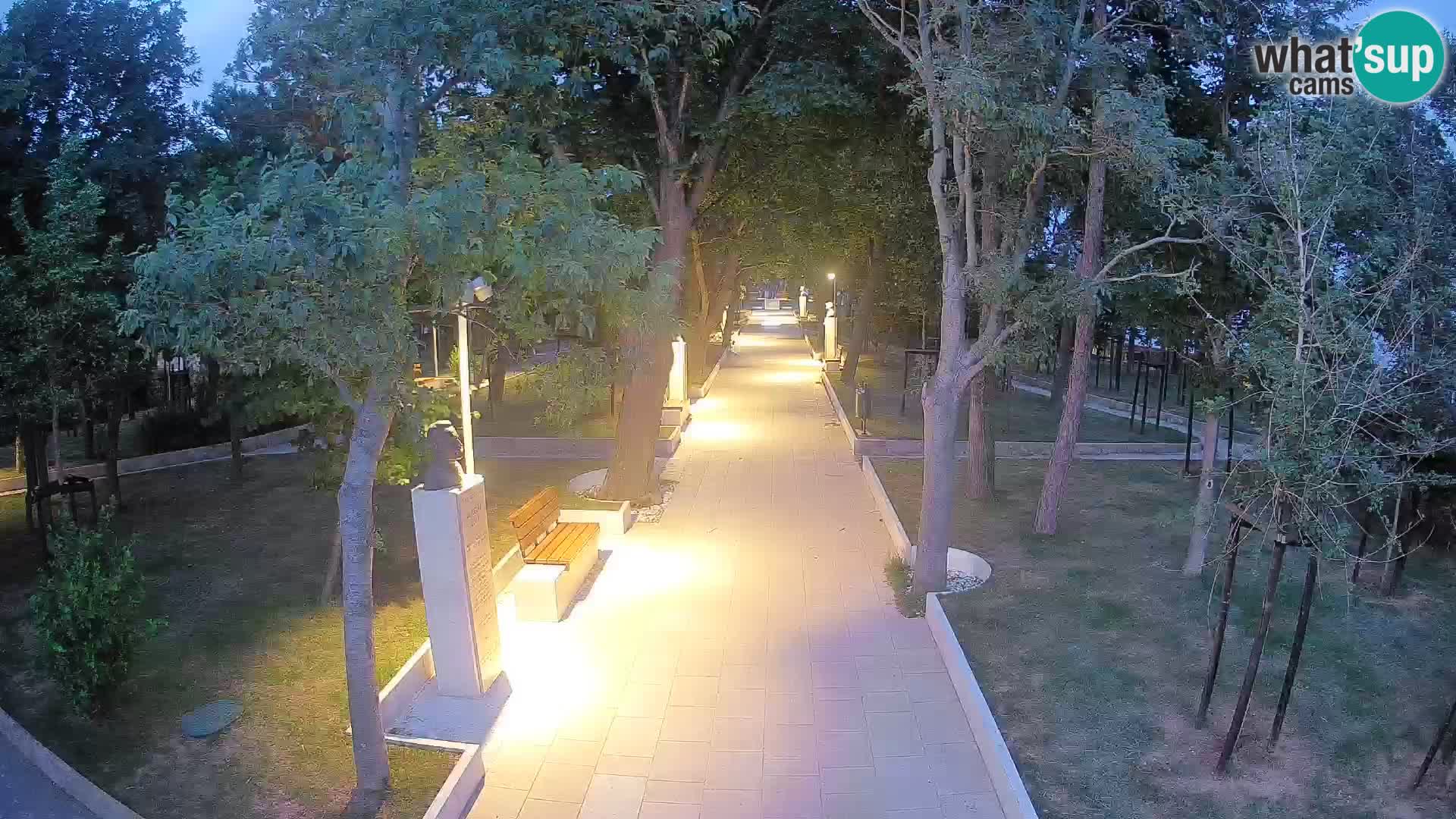 Park pisateljev Senj – Pogled v živo ob morju