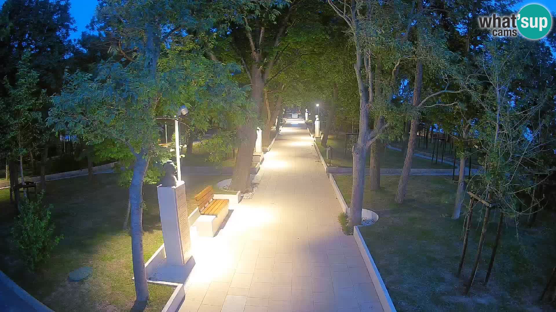 Park pisateljev Senj – Pogled v živo ob morju
