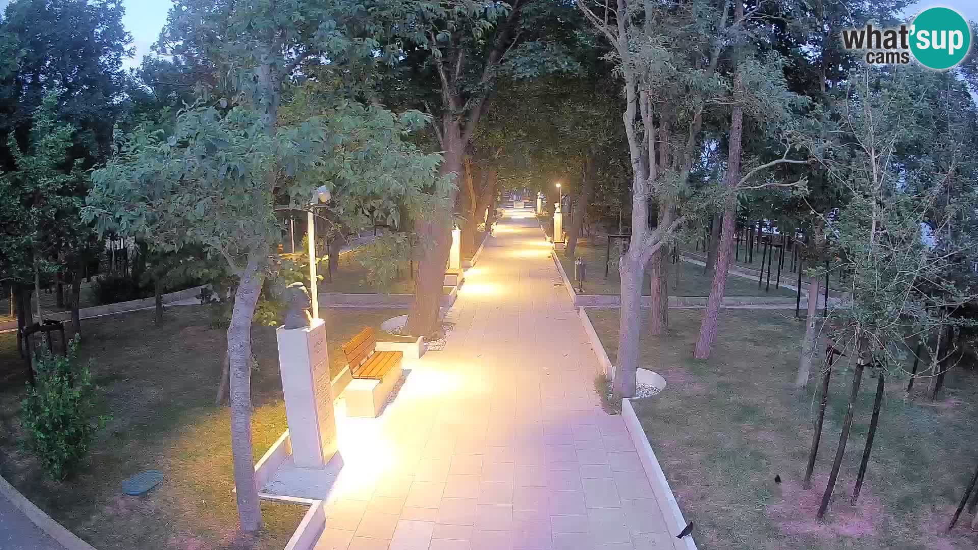 Park pisateljev Senj – Pogled v živo ob morju