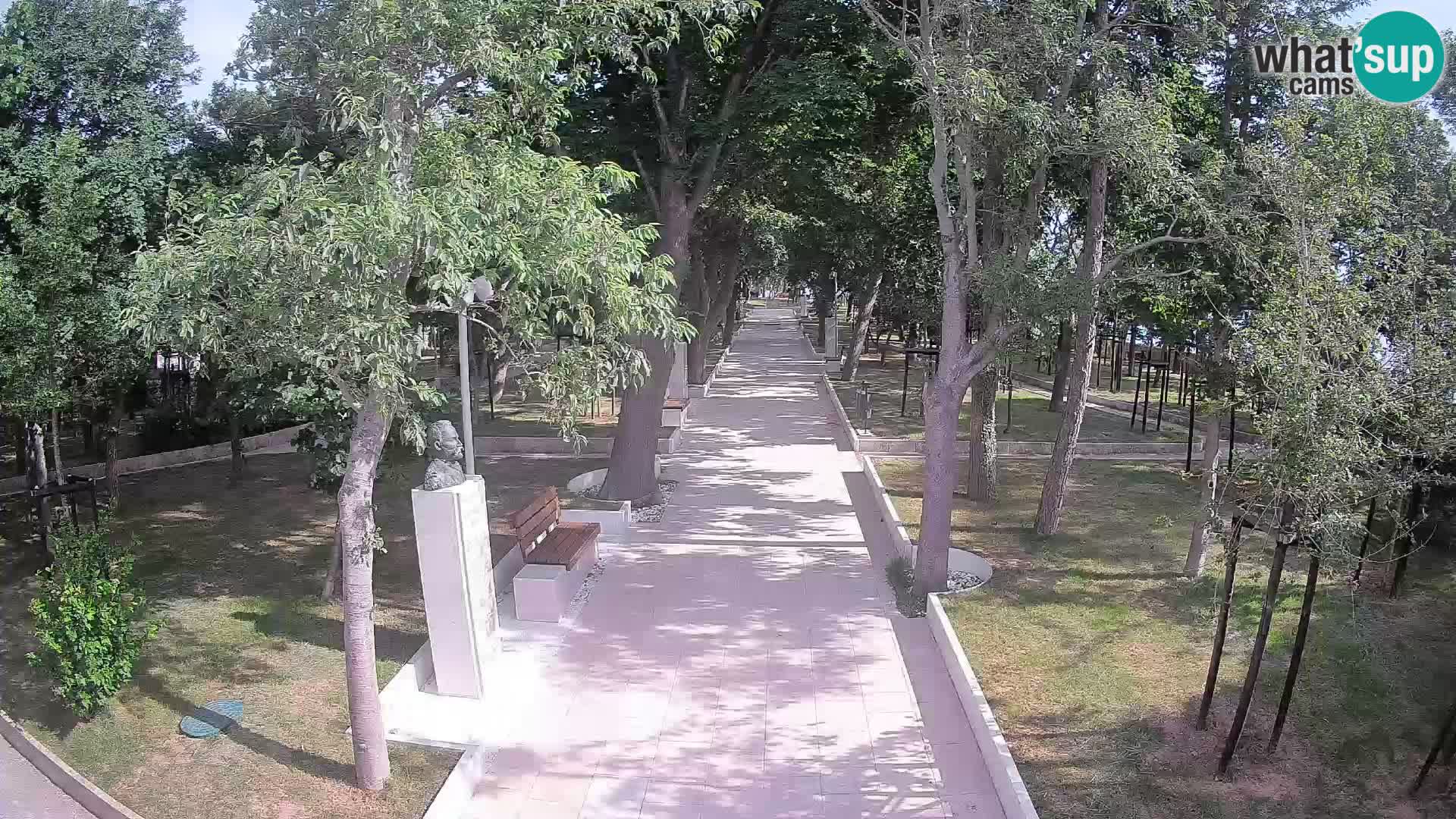Park pisateljev Senj – Pogled v živo ob morju