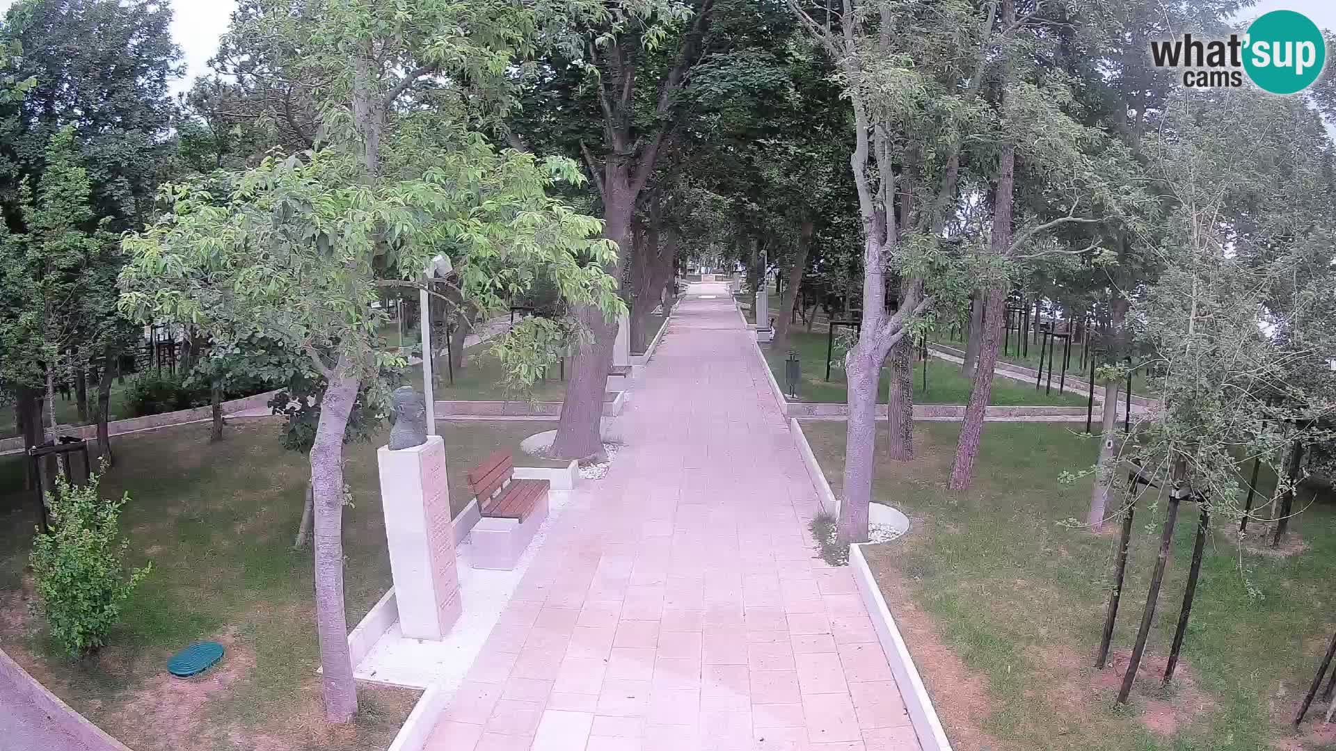 Park pisateljev Senj – Pogled v živo ob morju