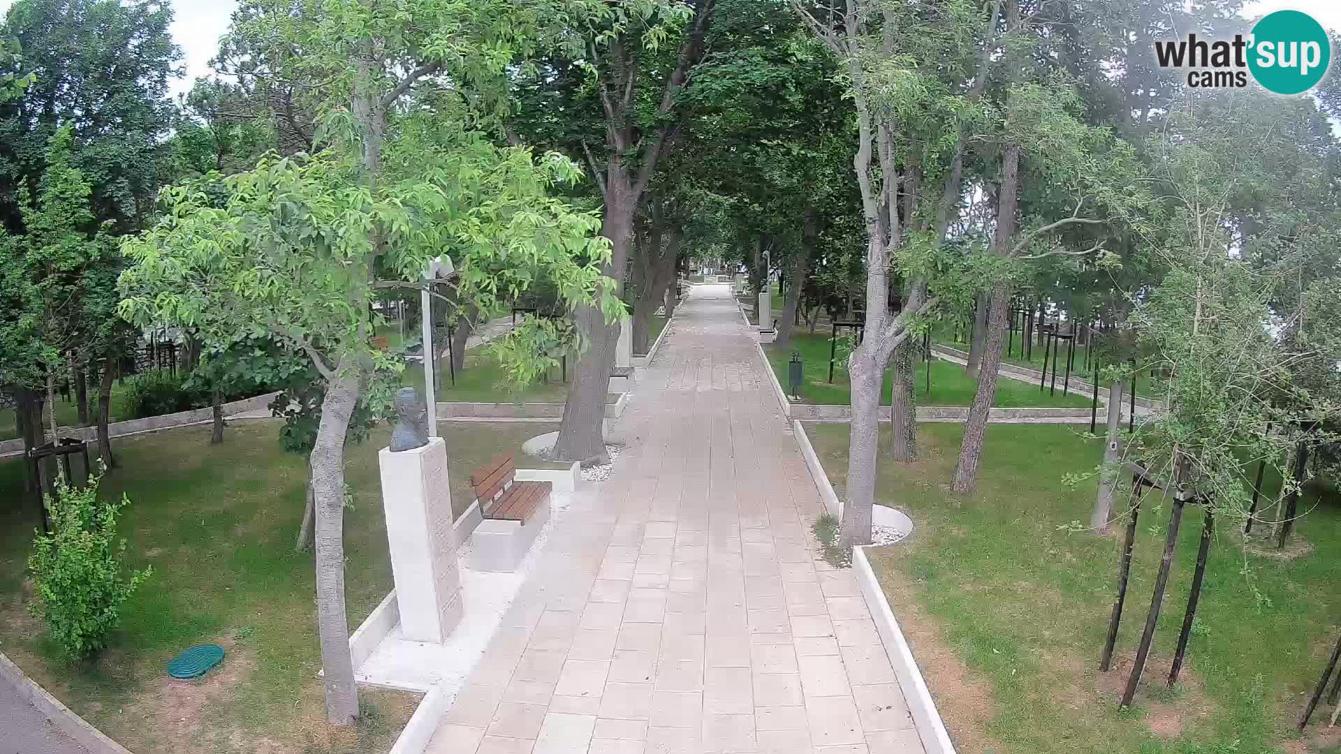 Park pisateljev Senj – Pogled v živo ob morju